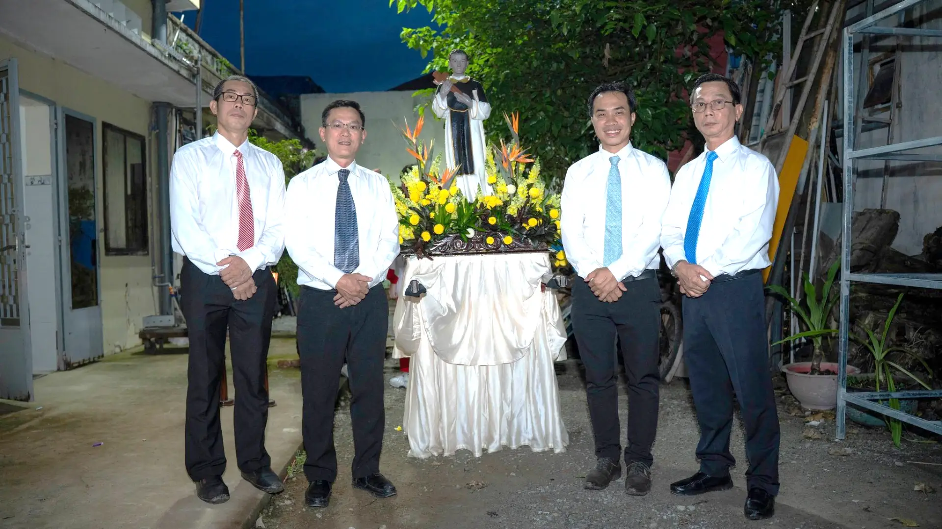 THÁNH LỄ KÍNH THÁNH MARTINO DE PORRES – MỪNG QUAN THẦY GIÁO XỨ