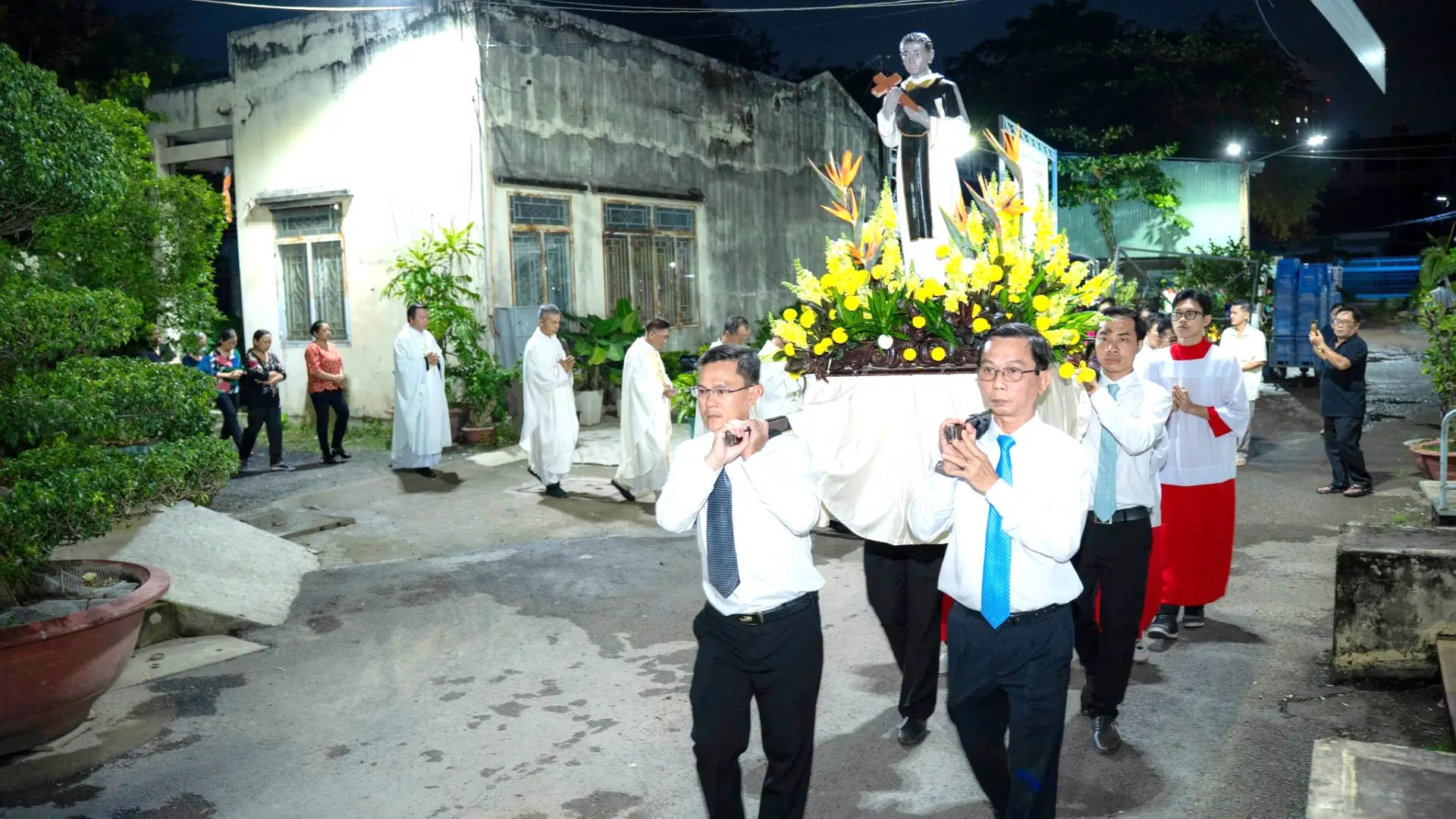 THÁNH LỄ KÍNH THÁNH MARTINO DE PORRES – MỪNG QUAN THẦY GIÁO XỨ