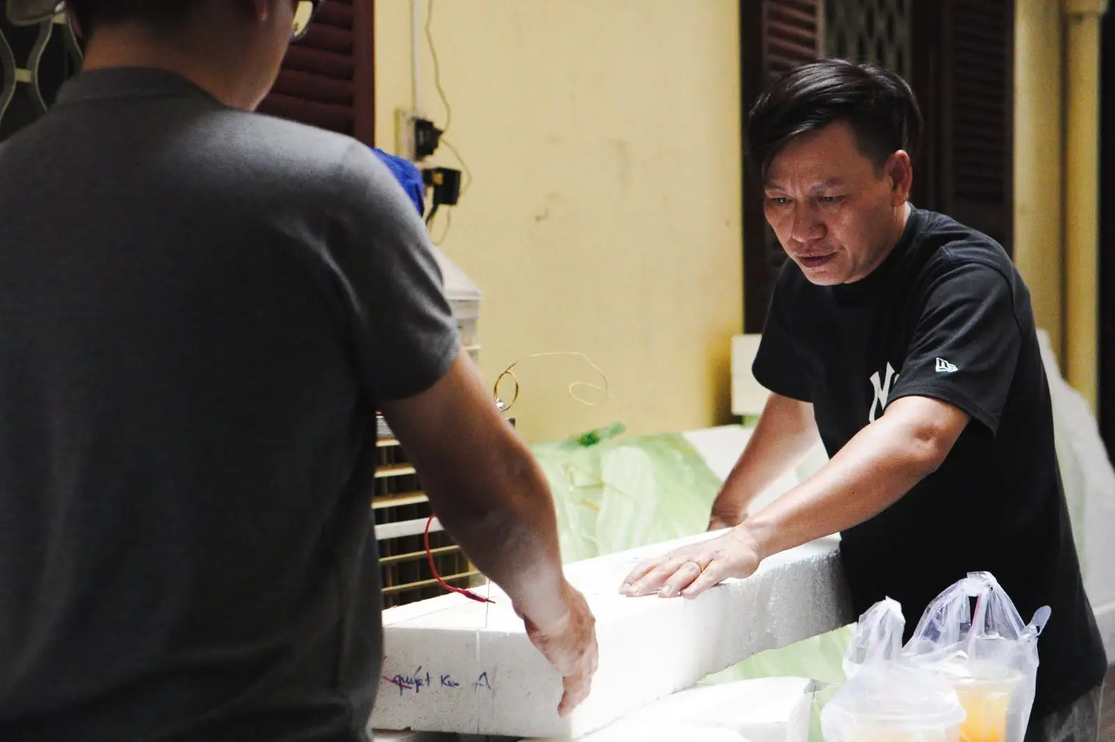 Ban Hành Giáo trang hoàng nhà thờ chuẩn bị đón Giáng Sinh 20 Ban Hành Giáo trang hoàng nhà thờ chuẩn bị đón Giáng Sinh - ảnh 19