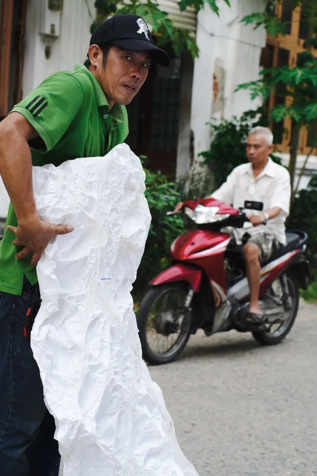 Ban Hành Giáo trang hoàng nhà thờ chuẩn bị đón Giáng Sinh 26 Ban Hành Giáo trang hoàng nhà thờ chuẩn bị đón Giáng Sinh - ảnh 25