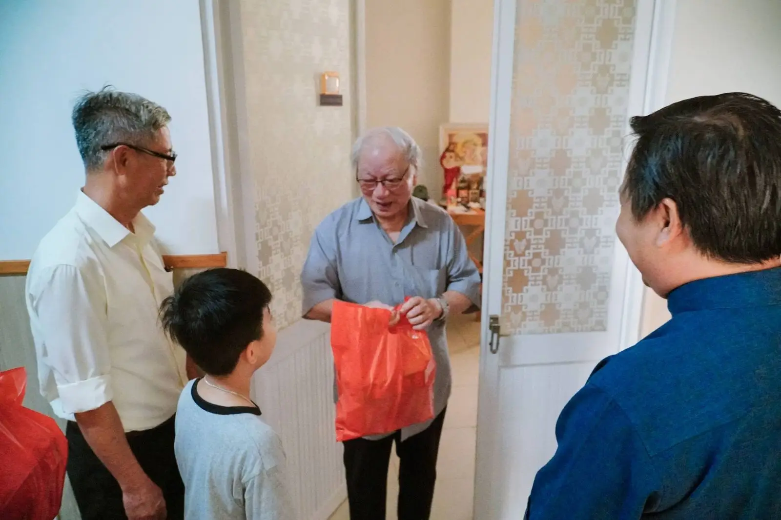 Ban Thường Vụ thăm và tặng quà 16 Cha hưu dưỡng ngày 22.06.2024 15 Ban Thường Vụ thăm và tặng quà 16 Cha hưu dưỡng ngày 22.06.2024 - ảnh 14