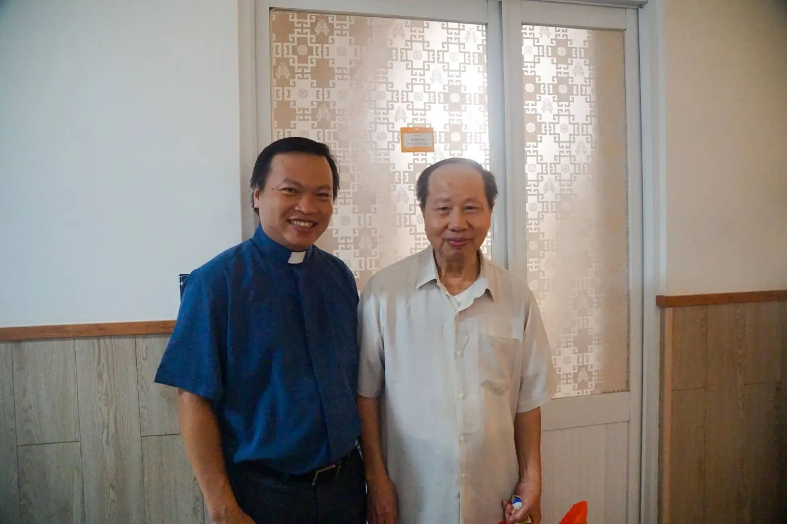 Ban Thường Vụ thăm và tặng quà 16 Cha hưu dưỡng ngày 22.06.2024 19 Ban Thường Vụ thăm và tặng quà 16 Cha hưu dưỡng ngày 22.06.2024 - ảnh 18