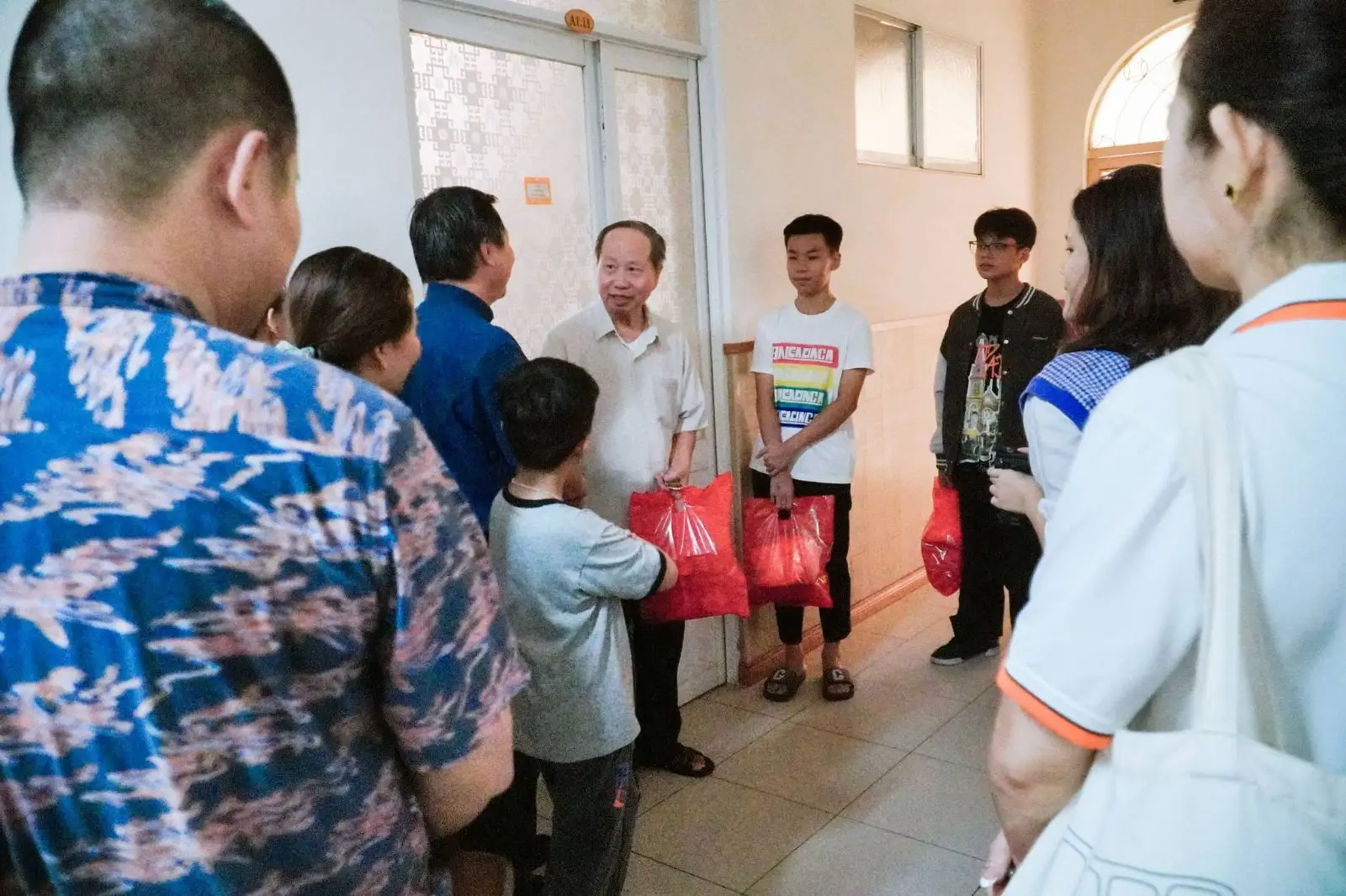 Ban Thường Vụ thăm và tặng quà 16 Cha hưu dưỡng ngày 22.06.2024 20 Ban Thường Vụ thăm và tặng quà 16 Cha hưu dưỡng ngày 22.06.2024 - ảnh 19