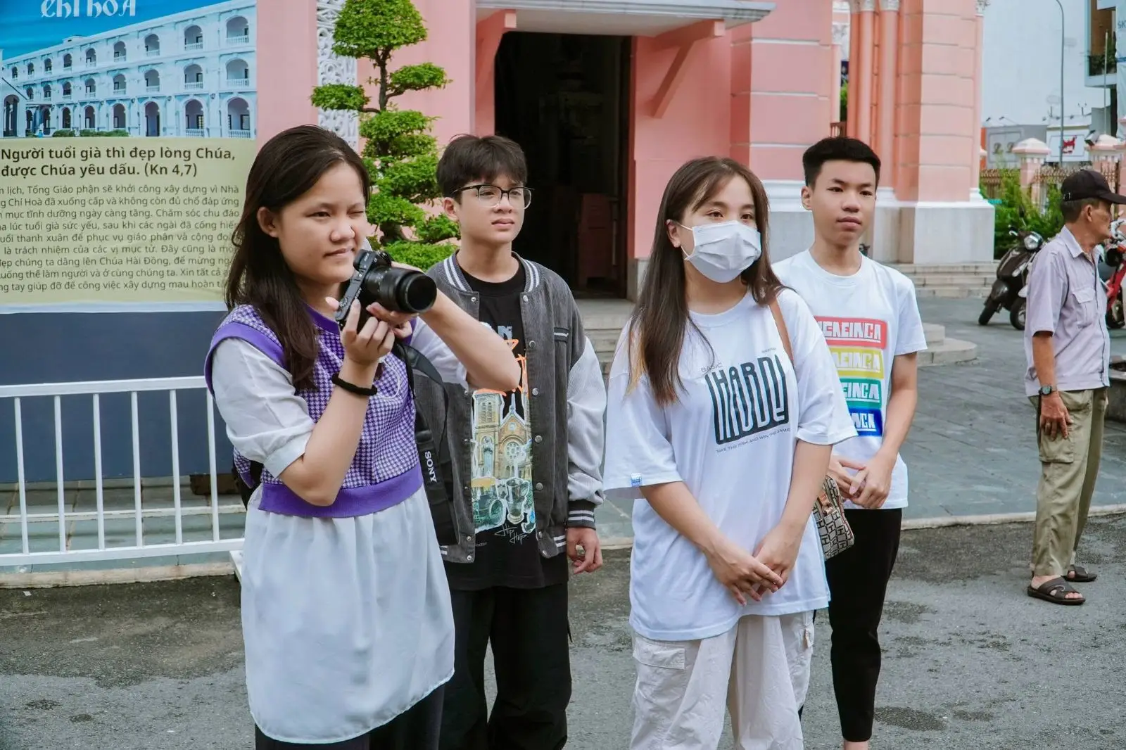 Ban Thường Vụ thăm và tặng quà 16 Cha hưu dưỡng ngày 22.06.2024 5 Ban Thường Vụ thăm và tặng quà 16 Cha hưu dưỡng ngày 22.06.2024 - ảnh 4