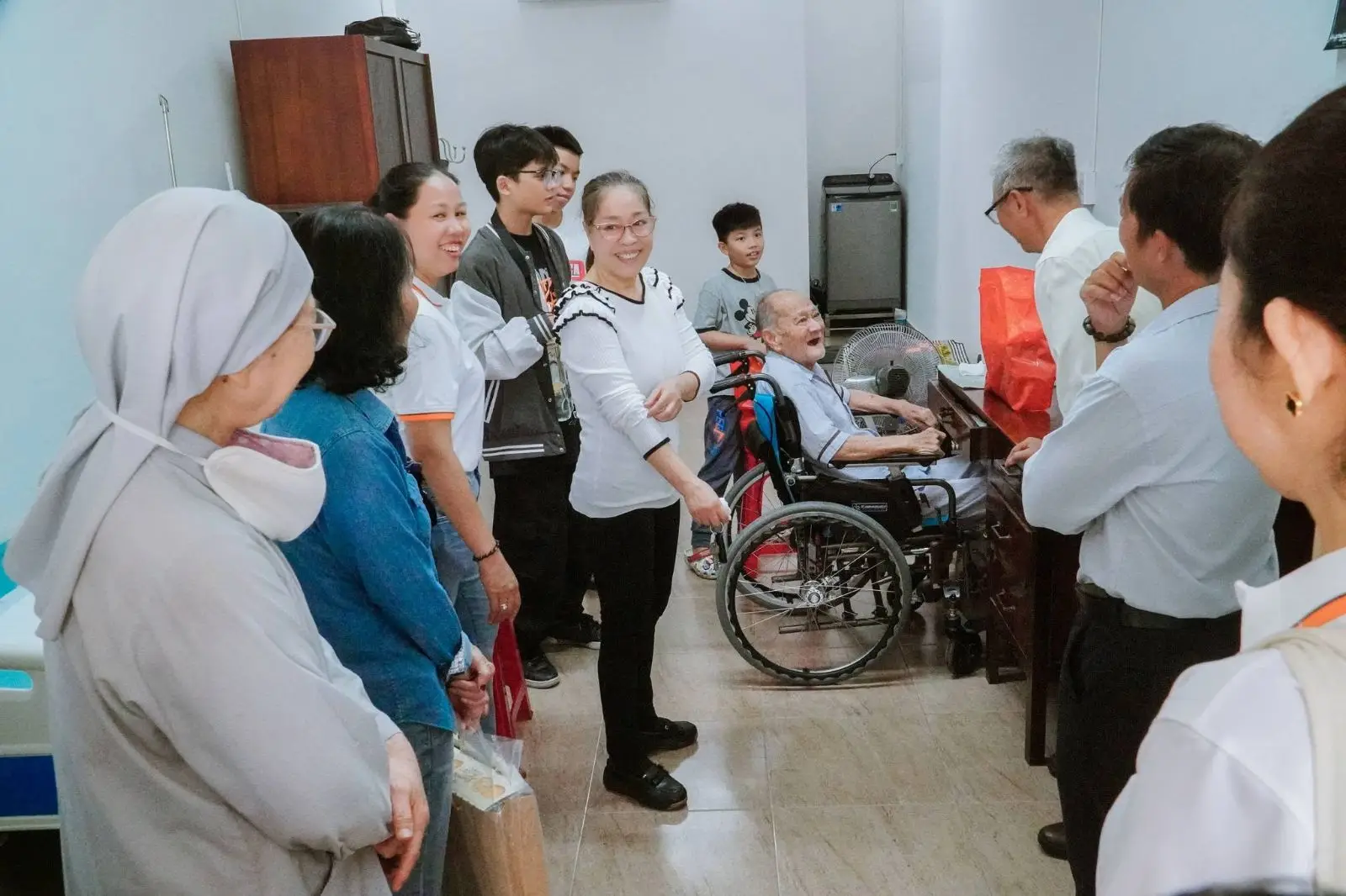 Ban Thường Vụ thăm và tặng quà 16 Cha hưu dưỡng ngày 22.06.2024 46 Ban Thường Vụ thăm và tặng quà 16 Cha hưu dưỡng ngày 22.06.2024 - ảnh 45