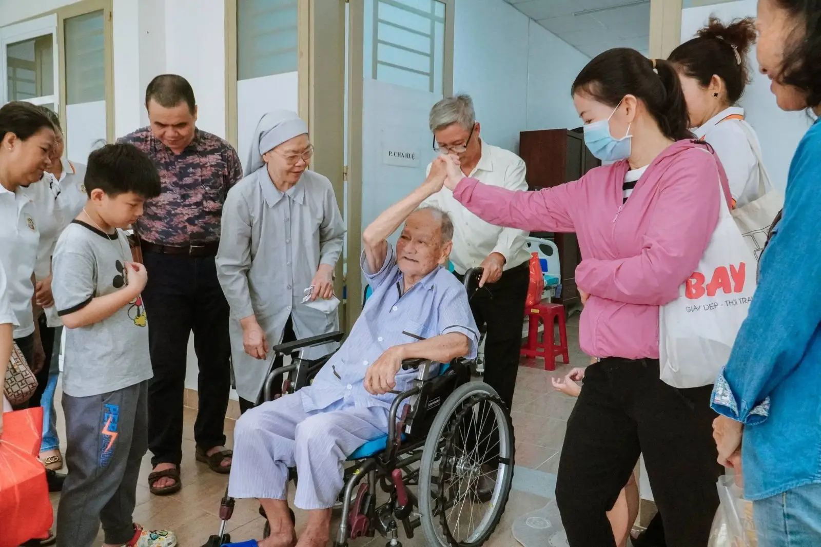 Ban Thường Vụ thăm và tặng quà 16 Cha hưu dưỡng ngày 22.06.2024 56 Ban Thường Vụ thăm và tặng quà 16 Cha hưu dưỡng ngày 22.06.2024 - ảnh 55