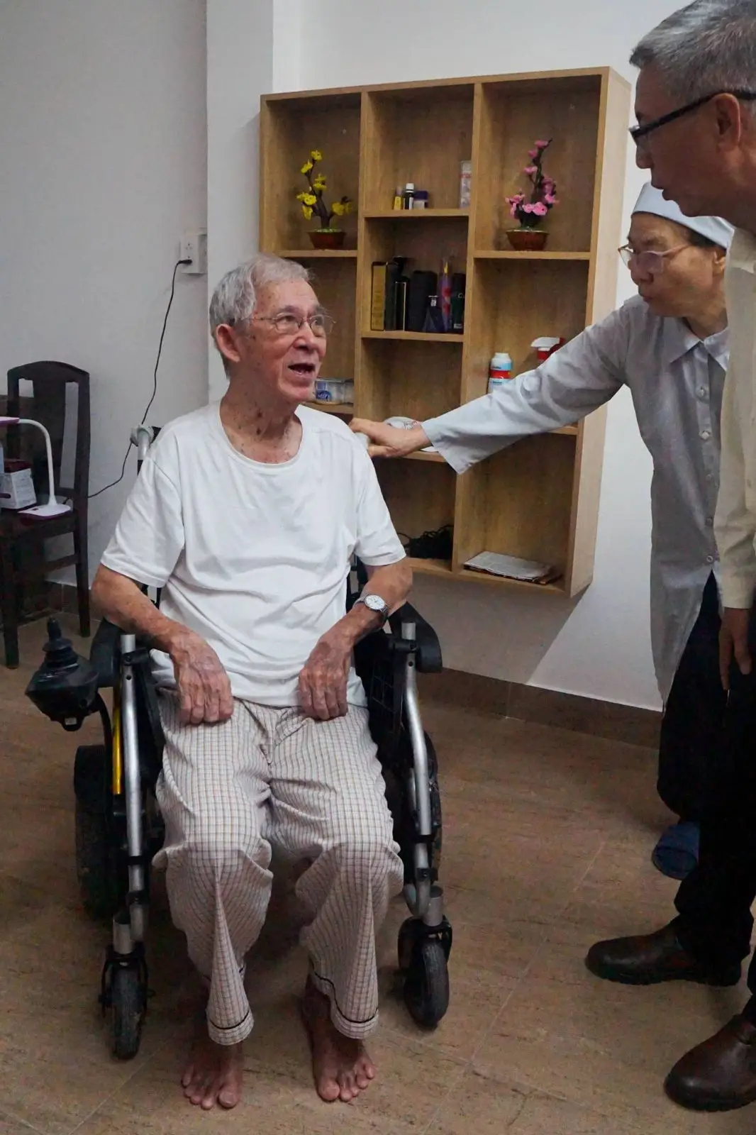 Ban Thường Vụ thăm và tặng quà 16 Cha hưu dưỡng ngày 22.06.2024 62 Ban Thường Vụ thăm và tặng quà 16 Cha hưu dưỡng ngày 22.06.2024 - ảnh 61