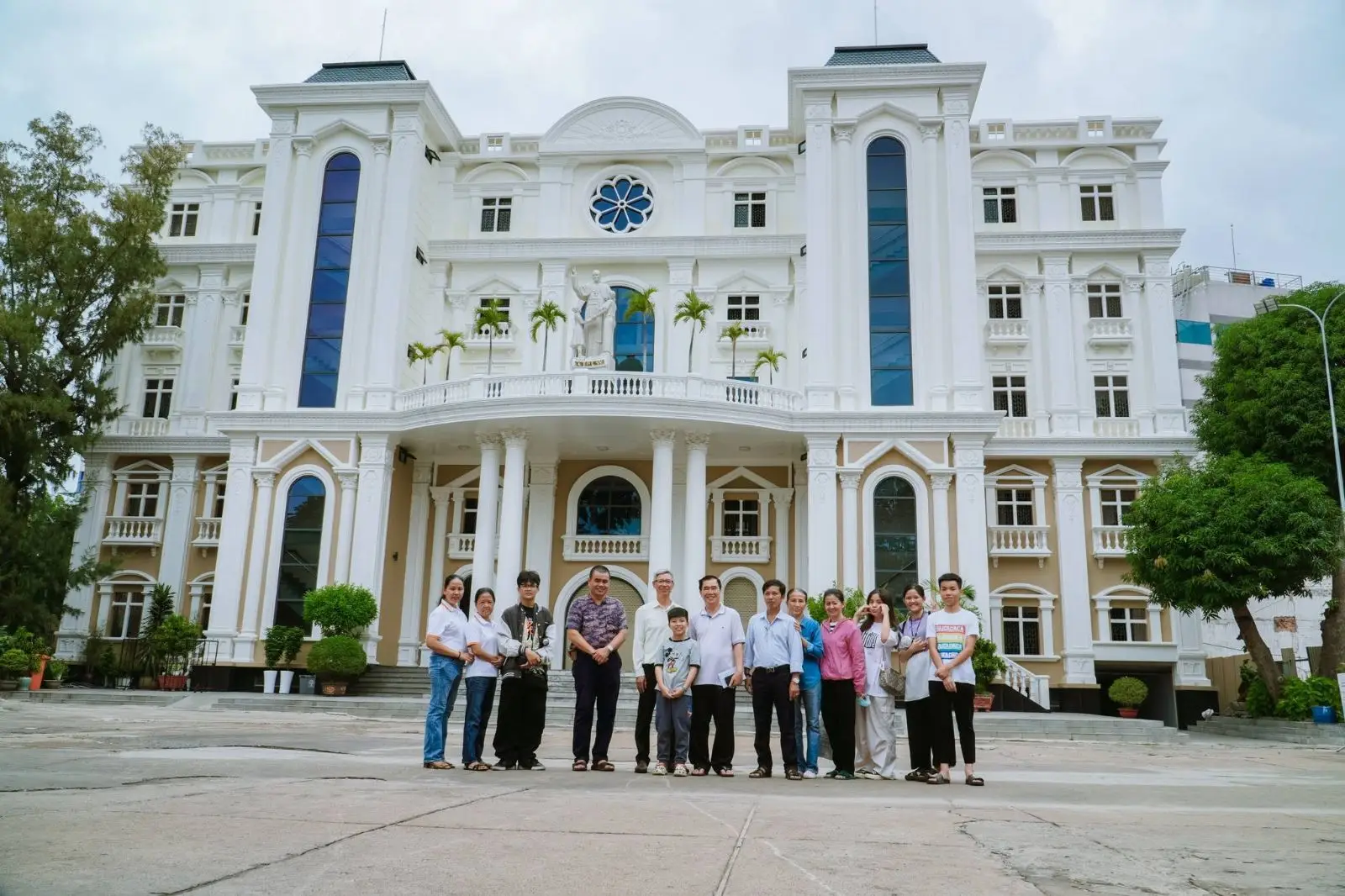 Ban Thường Vụ thăm và tặng quà 16 Cha hưu dưỡng ngày 22.06.2024 72 Ban Thường Vụ thăm và tặng quà 16 Cha hưu dưỡng ngày 22.06.2024 - ảnh 71