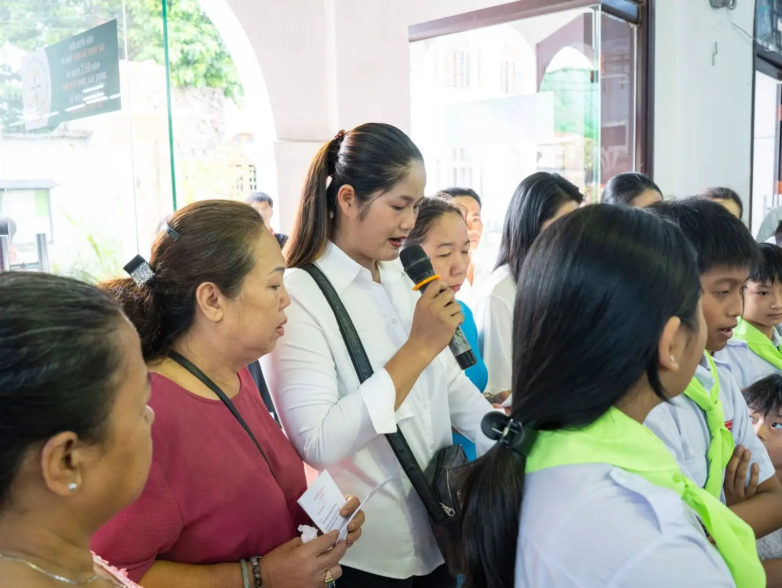 Bế giảng năm học giáo lý và đón 6 thành viên mới gia nhập Ngôi nhà Thiếu Nhi 3 Bế giảng năm học giáo lý và đón 6 thành viên mới gia nhập Ngôi nhà Thiếu Nhi - ảnh 2