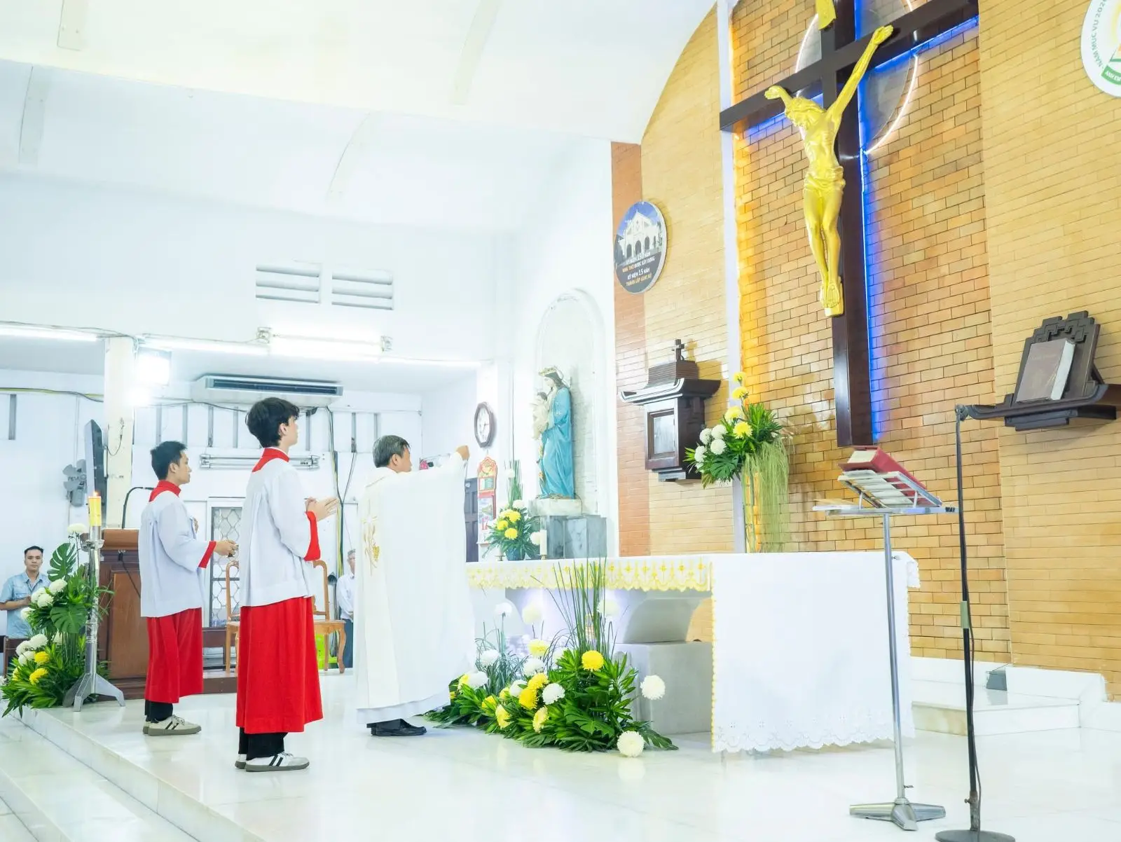 Bế giảng năm học giáo lý và đón 6 thành viên mới gia nhập Ngôi nhà Thiếu Nhi 29 Bế giảng năm học giáo lý và đón 6 thành viên mới gia nhập Ngôi nhà Thiếu Nhi - ảnh 28