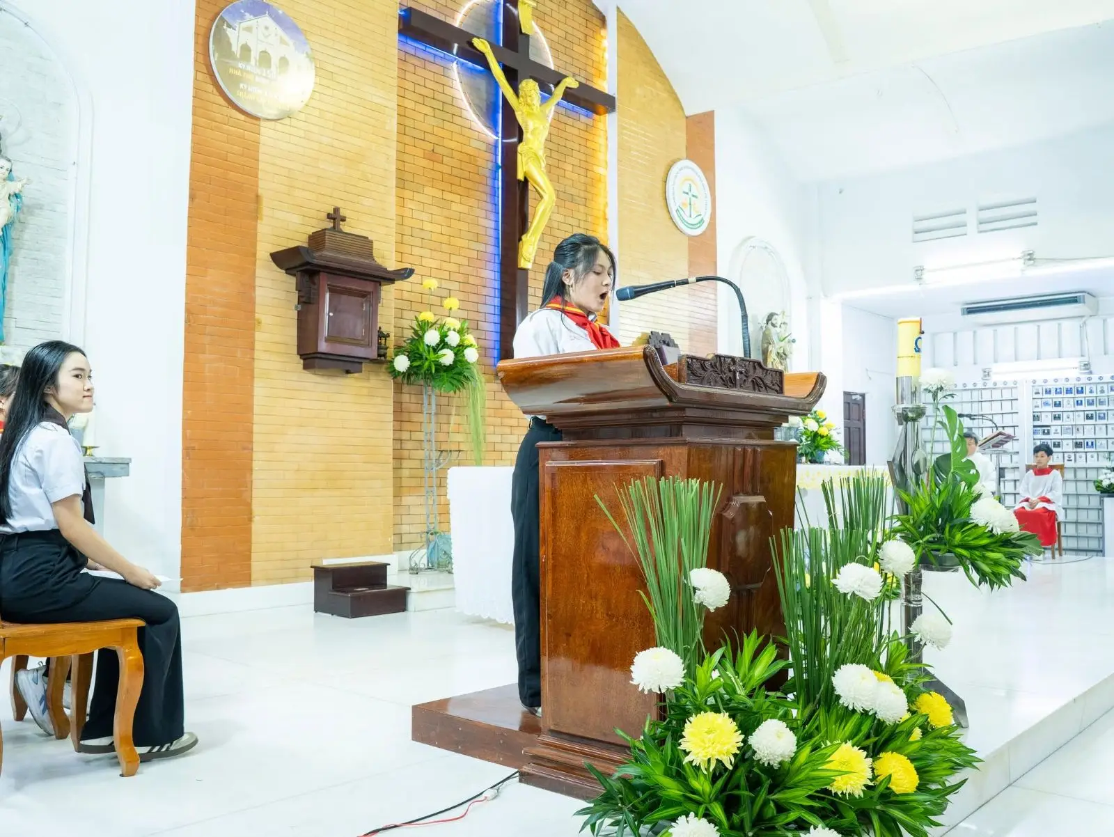 Bế giảng năm học giáo lý và đón 6 thành viên mới gia nhập Ngôi nhà Thiếu Nhi 33 Bế giảng năm học giáo lý và đón 6 thành viên mới gia nhập Ngôi nhà Thiếu Nhi - ảnh 32