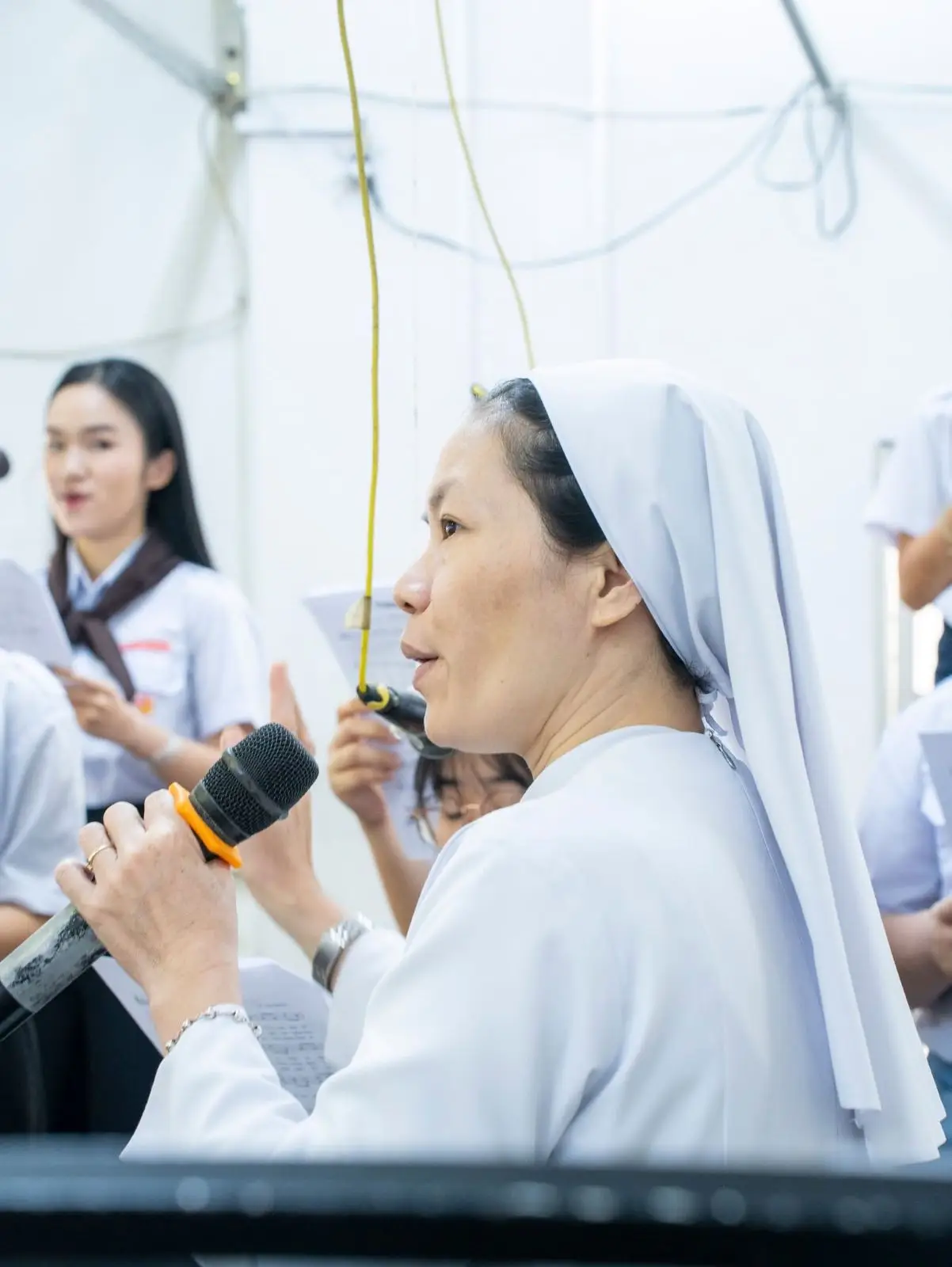 Bế giảng năm học giáo lý và đón 6 thành viên mới gia nhập Ngôi nhà Thiếu Nhi 57 Bế giảng năm học giáo lý và đón 6 thành viên mới gia nhập Ngôi nhà Thiếu Nhi - ảnh 56