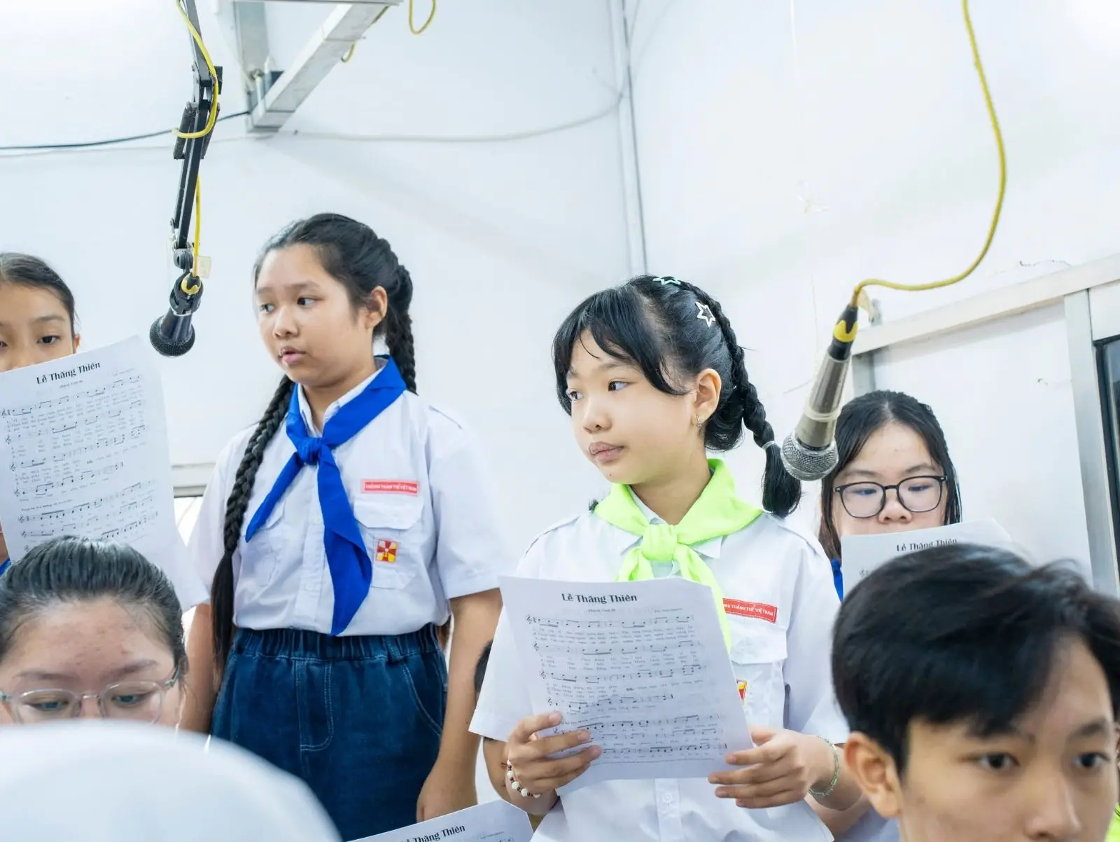 Bế giảng năm học giáo lý và đón 6 thành viên mới gia nhập Ngôi nhà Thiếu Nhi 60 Bế giảng năm học giáo lý và đón 6 thành viên mới gia nhập Ngôi nhà Thiếu Nhi - ảnh 59