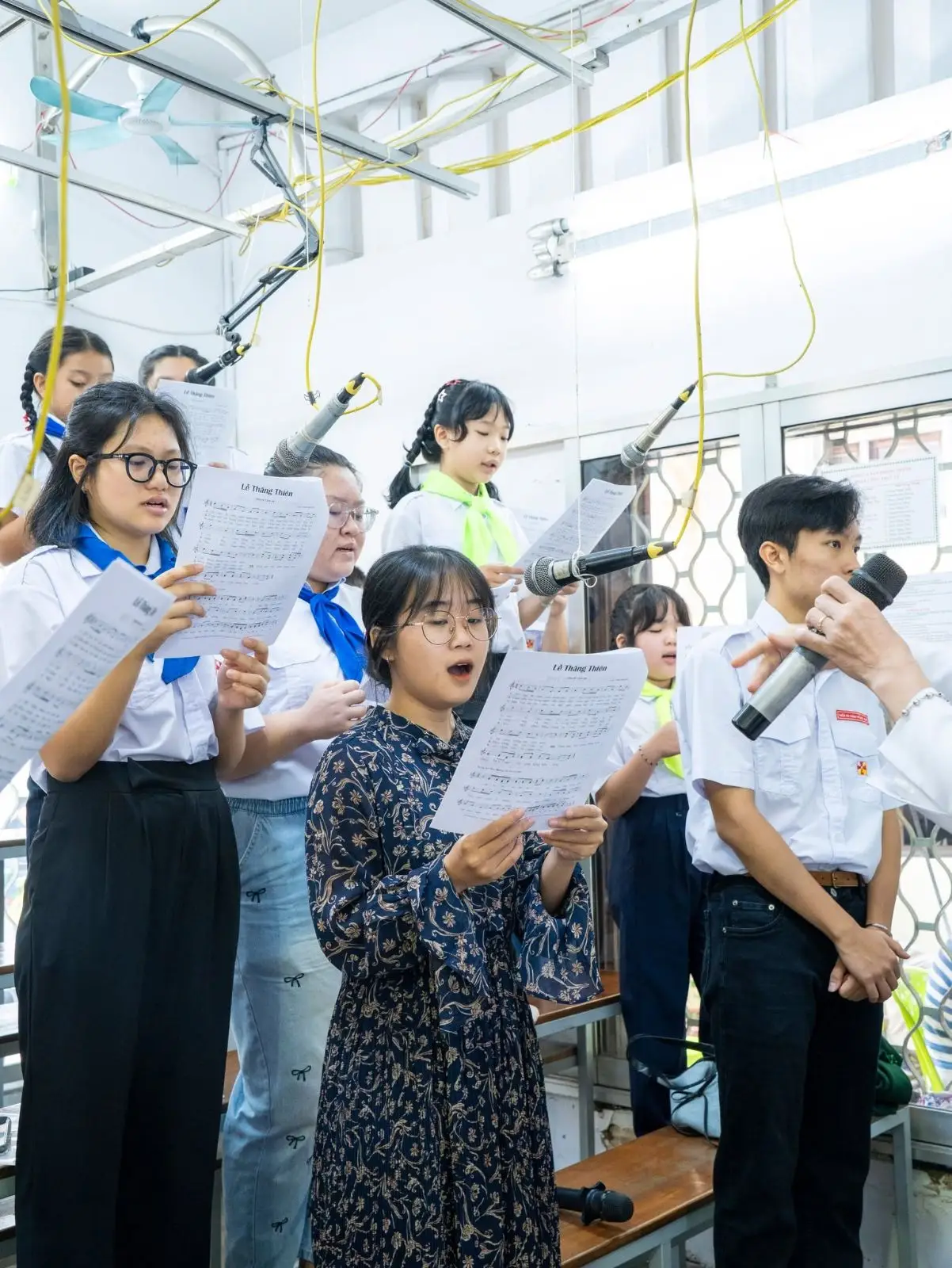 Bế giảng năm học giáo lý và đón 6 thành viên mới gia nhập Ngôi nhà Thiếu Nhi 61 Bế giảng năm học giáo lý và đón 6 thành viên mới gia nhập Ngôi nhà Thiếu Nhi - ảnh 60