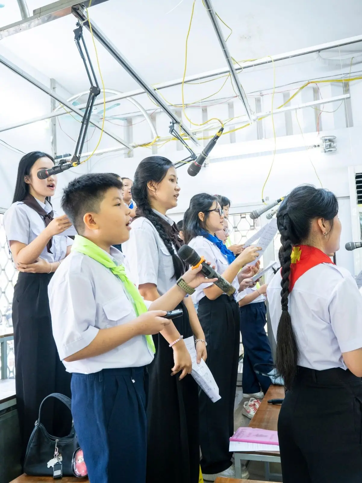 Bế giảng năm học giáo lý và đón 6 thành viên mới gia nhập Ngôi nhà Thiếu Nhi 64 Bế giảng năm học giáo lý và đón 6 thành viên mới gia nhập Ngôi nhà Thiếu Nhi - ảnh 63