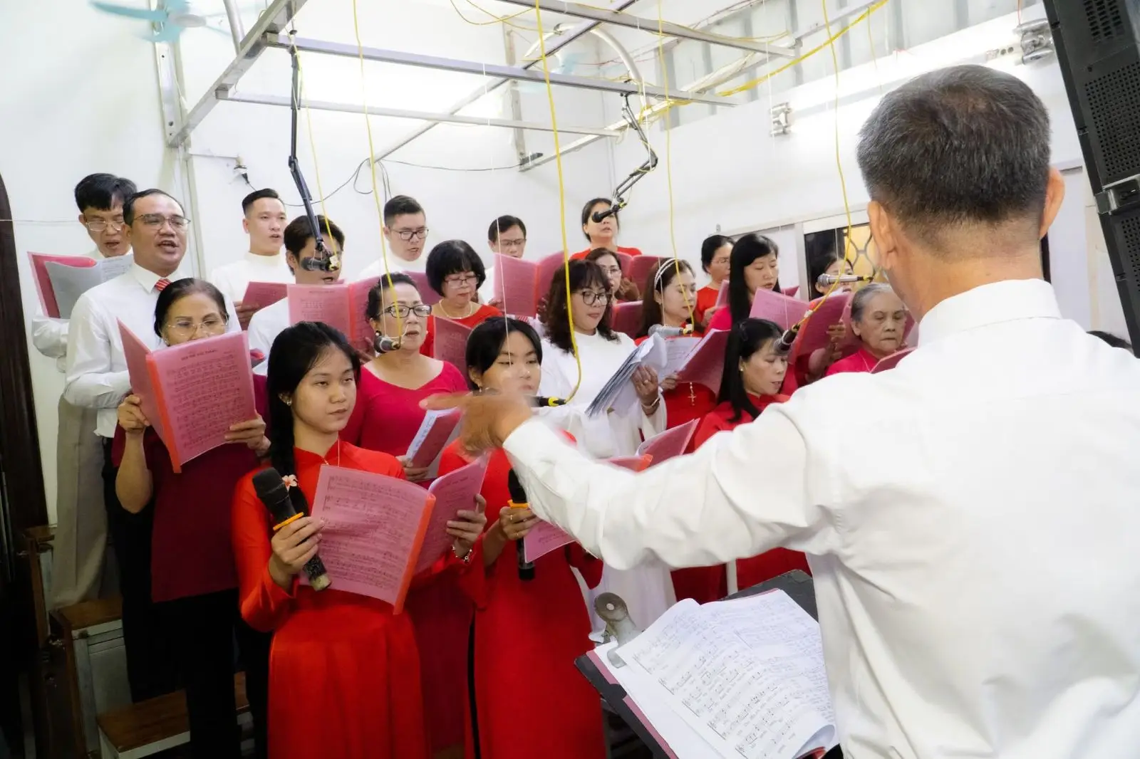 Bổn mạng ca đoàn Hiệp Nhất – lễ các Thánh Tử Đạo Việt Nam 17.11.2024 25 Bổn mạng ca đoàn Hiệp Nhất – lễ các Thánh Tử Đạo Việt Nam 17.11.2024 - ảnh 24