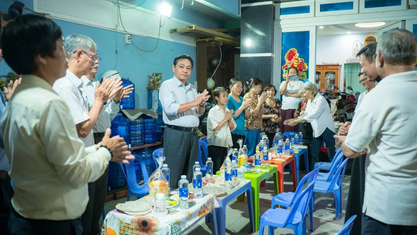Cha Sở Giuse và Ban Thường Vụ thăm chúc Tết ngày 08.02.2026 5 Cha Sở Giuse và Ban Thường Vụ thăm chúc Tết ngày 08.02.2026 - ảnh 4