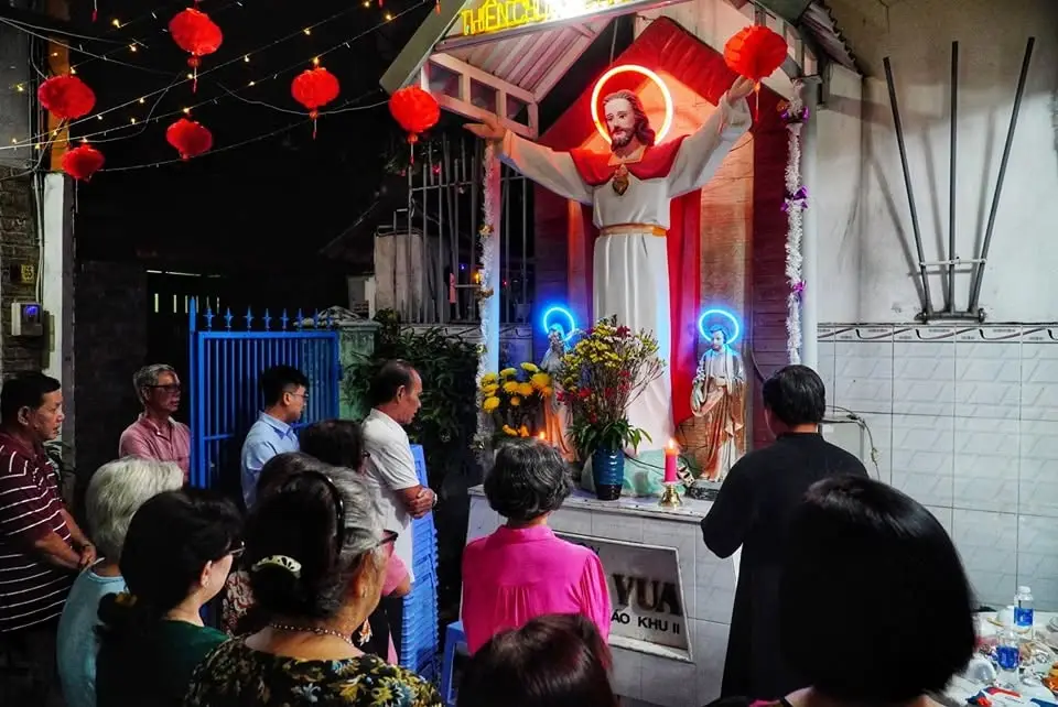 Cha Sở và Ban Thường Vụ thăm chúc Tết Giáo khu II ngày 26.01.2025 3 Cha Sở và Ban Thường Vụ thăm chúc Tết Giáo khu II ngày 26.01.2025 - ảnh 2