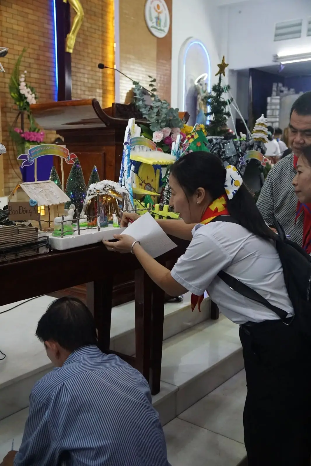 Cuộc thi trang trí hang đá Giáng Sinh 2023 – phần chấm điểm 2 Cuộc thi trang trí hang đá Giáng Sinh 2023 – phần chấm điểm - ảnh 1