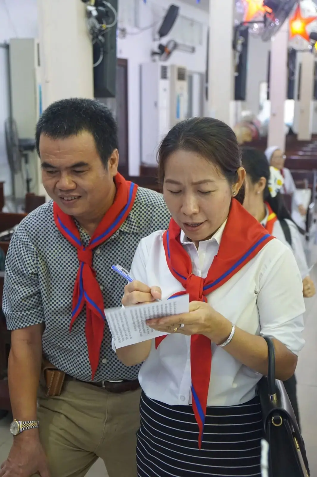 Cuộc thi trang trí hang đá Giáng Sinh 2023 – phần chấm điểm 12 Cuộc thi trang trí hang đá Giáng Sinh 2023 – phần chấm điểm - ảnh 11