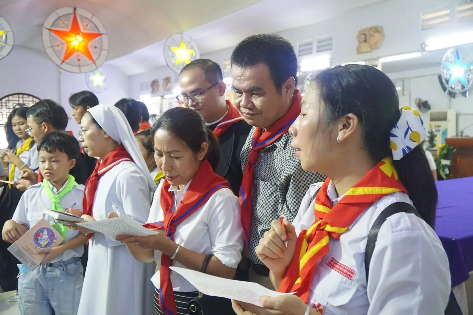 Cuộc thi trang trí hang đá Giáng Sinh 2023 – phần chấm điểm 16 Cuộc thi trang trí hang đá Giáng Sinh 2023 – phần chấm điểm - ảnh 15