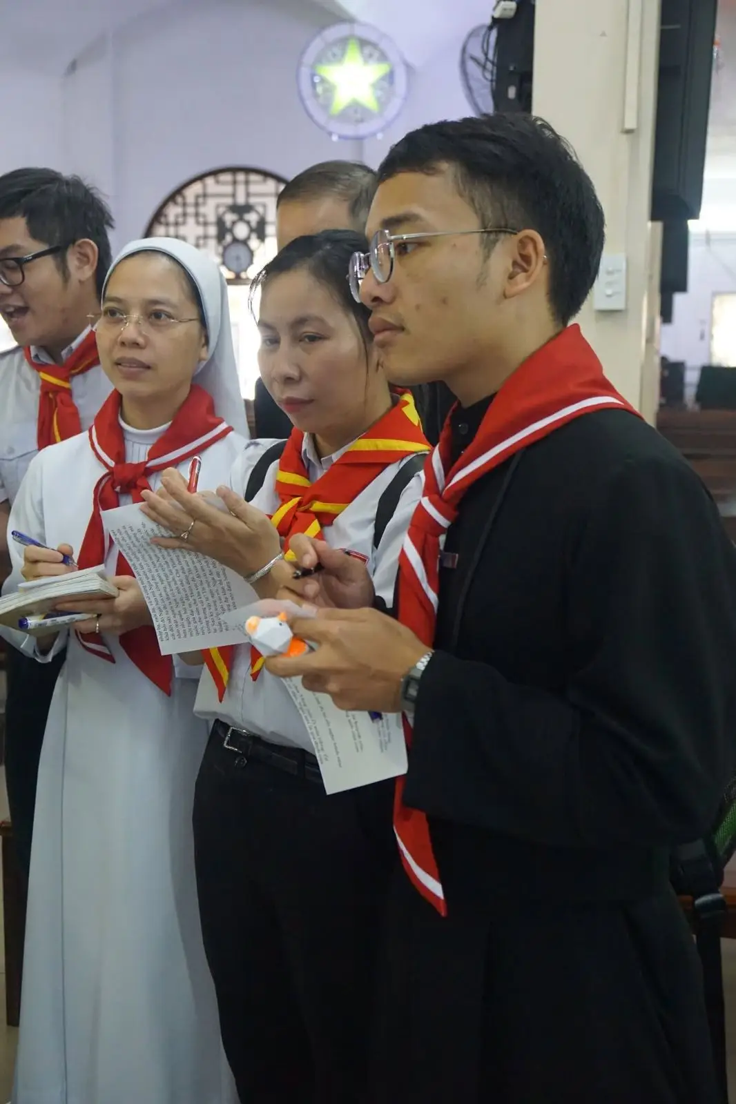 Cuộc thi trang trí hang đá Giáng Sinh 2023 – phần chấm điểm 7 Cuộc thi trang trí hang đá Giáng Sinh 2023 – phần chấm điểm - ảnh 6