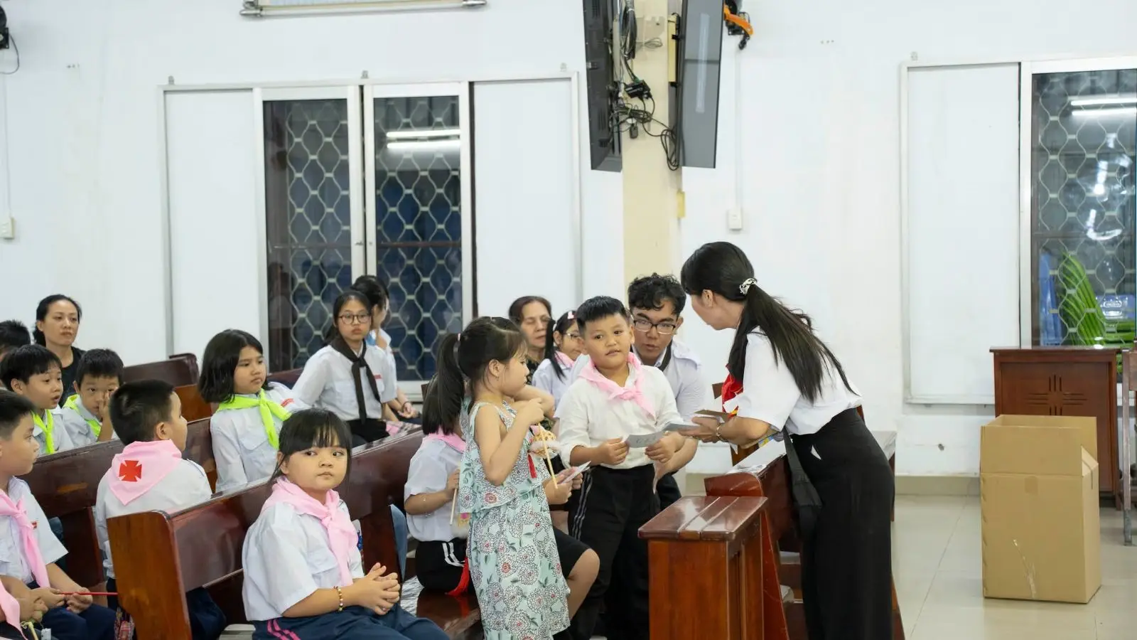 Đêm Trung Thu 2025 của thiếu nhi Giáo xứ Thánh Martino 11 Đêm Trung Thu 2025 của thiếu nhi Giáo xứ Thánh Martino - ảnh 10