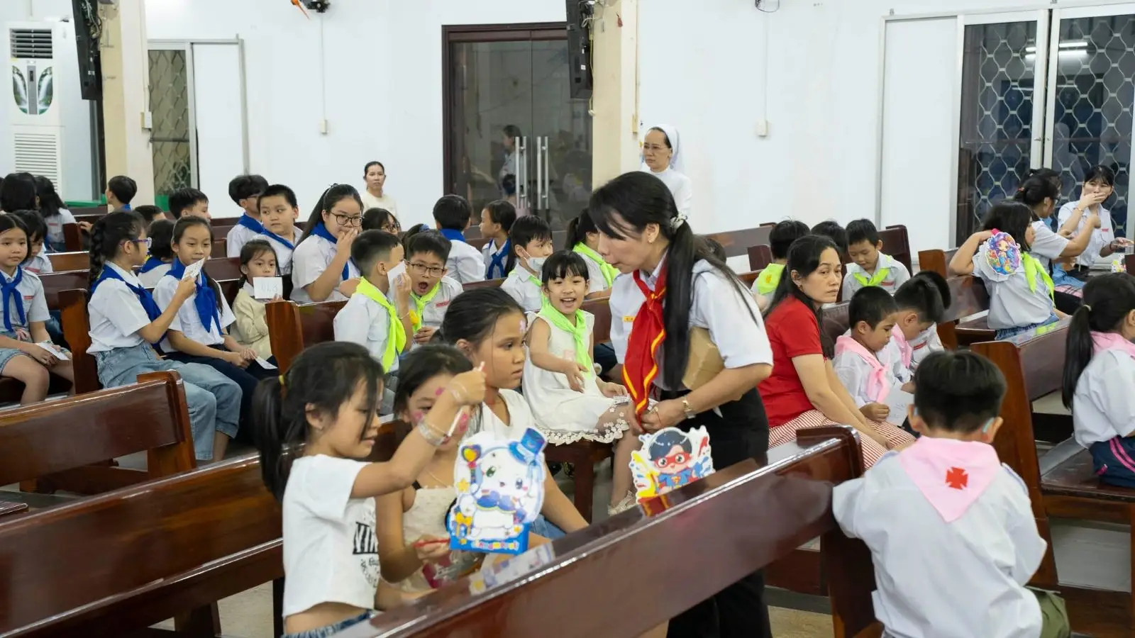Đêm Trung Thu 2025 của thiếu nhi Giáo xứ Thánh Martino 15 Đêm Trung Thu 2025 của thiếu nhi Giáo xứ Thánh Martino - ảnh 14