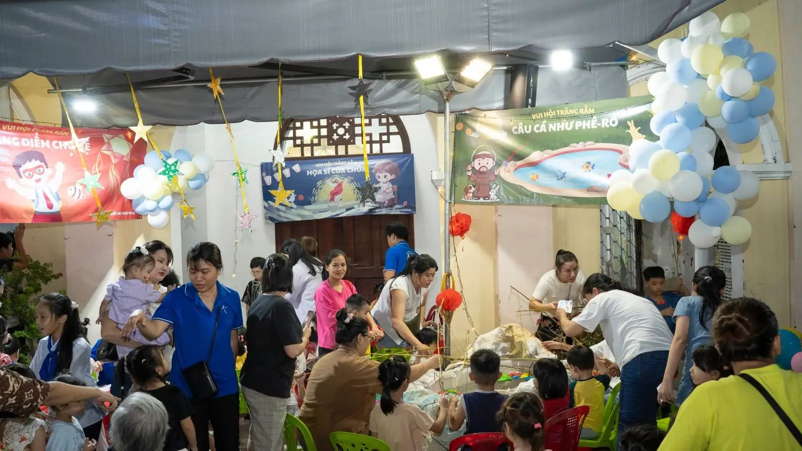 Đêm Trung Thu 2025 của thiếu nhi Giáo xứ Thánh Martino 20 Đêm Trung Thu 2025 của thiếu nhi Giáo xứ Thánh Martino - ảnh 19