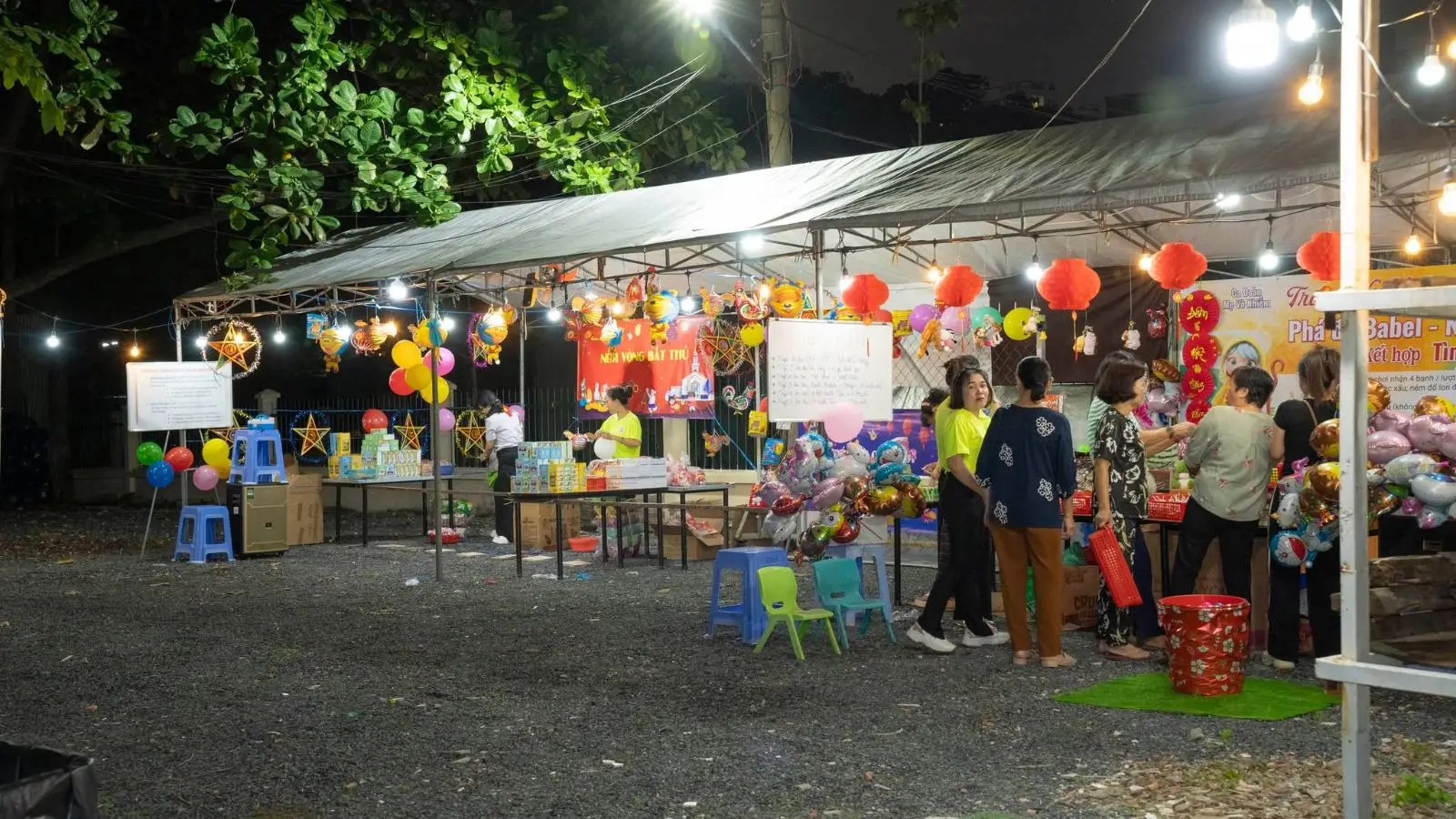 Đêm Trung Thu 2025 của thiếu nhi Giáo xứ Thánh Martino 3 Đêm Trung Thu 2025 của thiếu nhi Giáo xứ Thánh Martino - ảnh 2