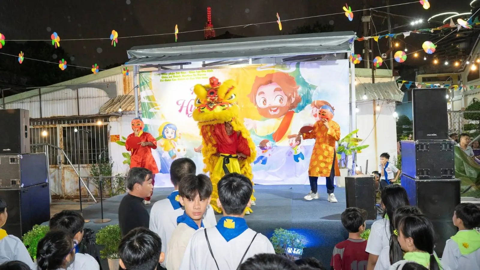 Đêm Trung Thu 2025 của thiếu nhi Giáo xứ Thánh Martino 29 Đêm Trung Thu 2025 của thiếu nhi Giáo xứ Thánh Martino - ảnh 28