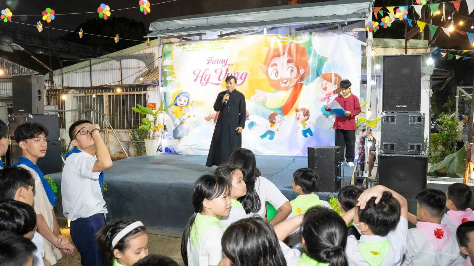 Đêm Trung Thu 2025 của thiếu nhi Giáo xứ Thánh Martino 33 Đêm Trung Thu 2025 của thiếu nhi Giáo xứ Thánh Martino - ảnh 32