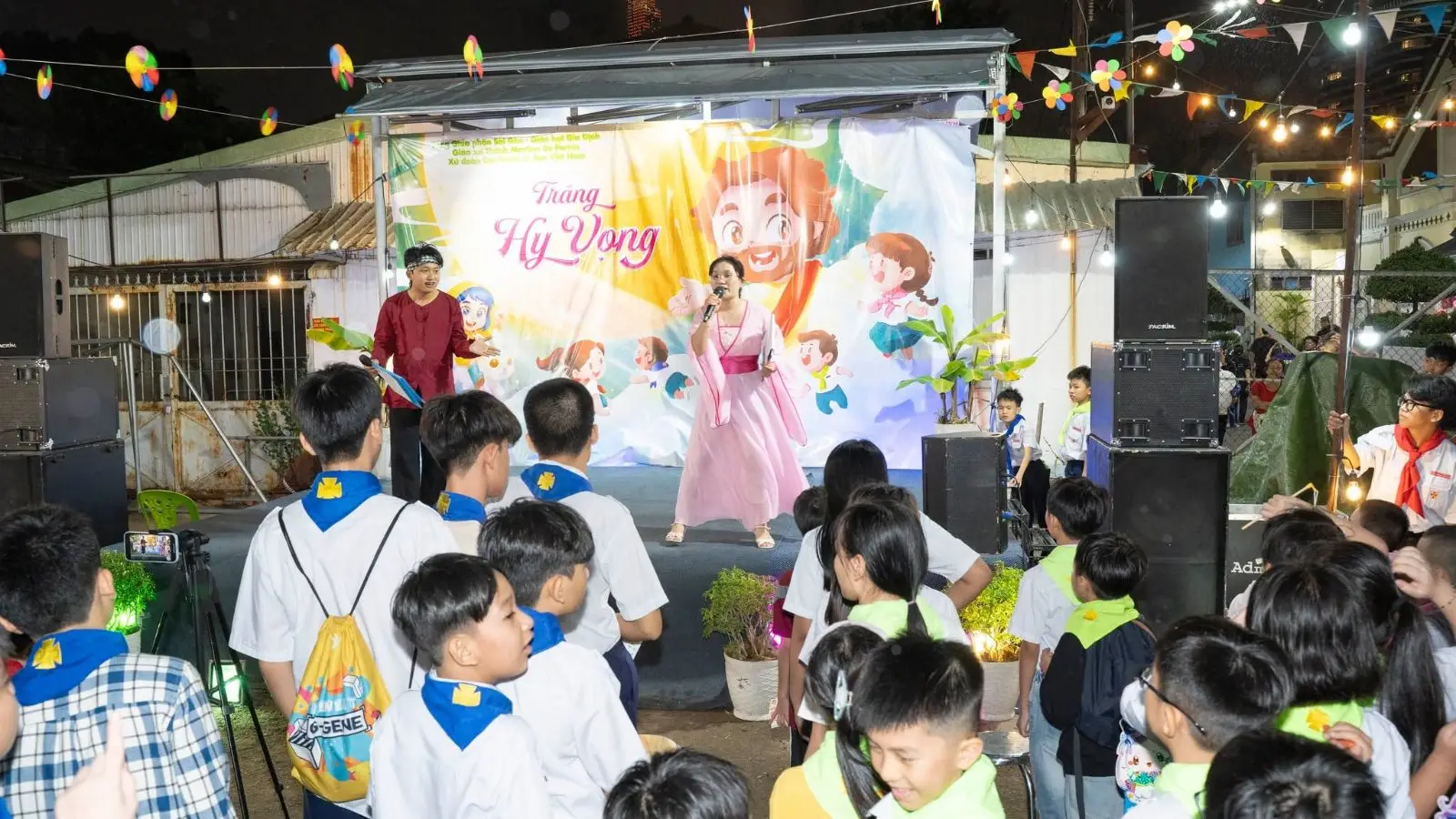 Đêm Trung Thu 2025 của thiếu nhi Giáo xứ Thánh Martino 38 Đêm Trung Thu 2025 của thiếu nhi Giáo xứ Thánh Martino - ảnh 37