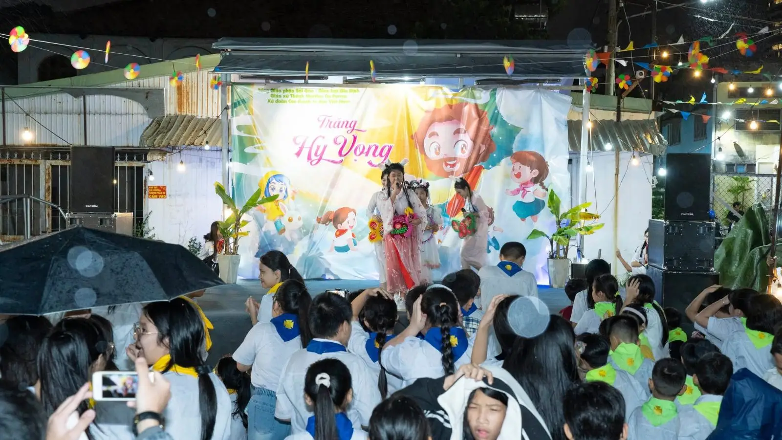 Đêm Trung Thu 2025 của thiếu nhi Giáo xứ Thánh Martino 43 Đêm Trung Thu 2025 của thiếu nhi Giáo xứ Thánh Martino - ảnh 42