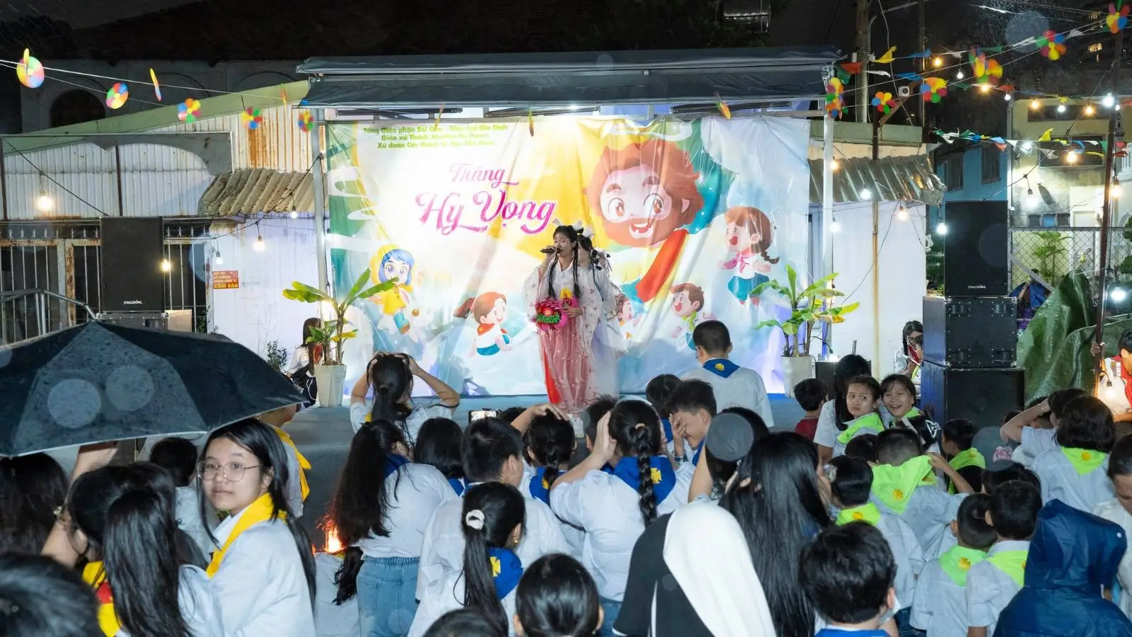 Đêm Trung Thu 2025 của thiếu nhi Giáo xứ Thánh Martino 44 Đêm Trung Thu 2025 của thiếu nhi Giáo xứ Thánh Martino - ảnh 43