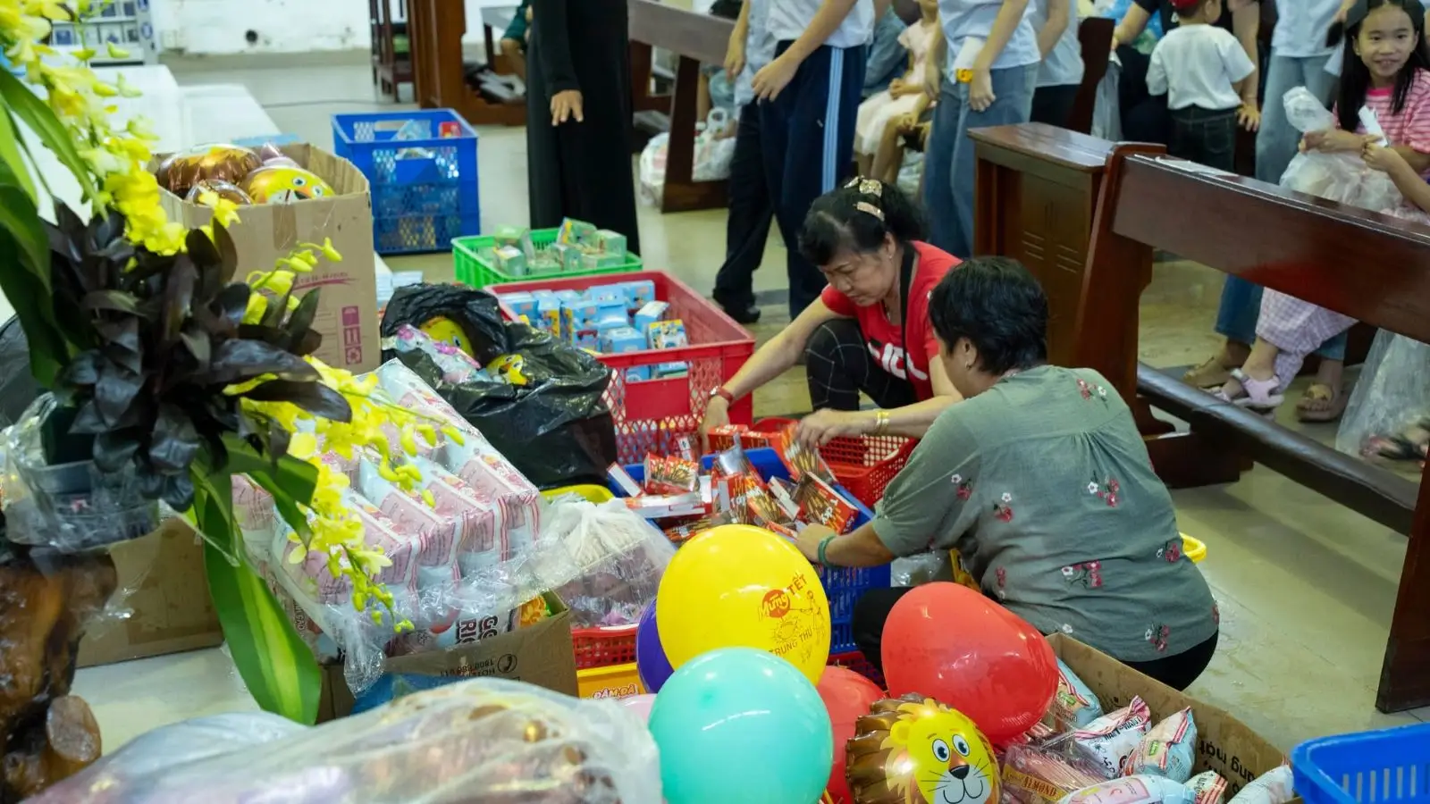 Đêm Trung Thu 2025 của thiếu nhi Giáo xứ Thánh Martino 49 Đêm Trung Thu 2025 của thiếu nhi Giáo xứ Thánh Martino - ảnh 48