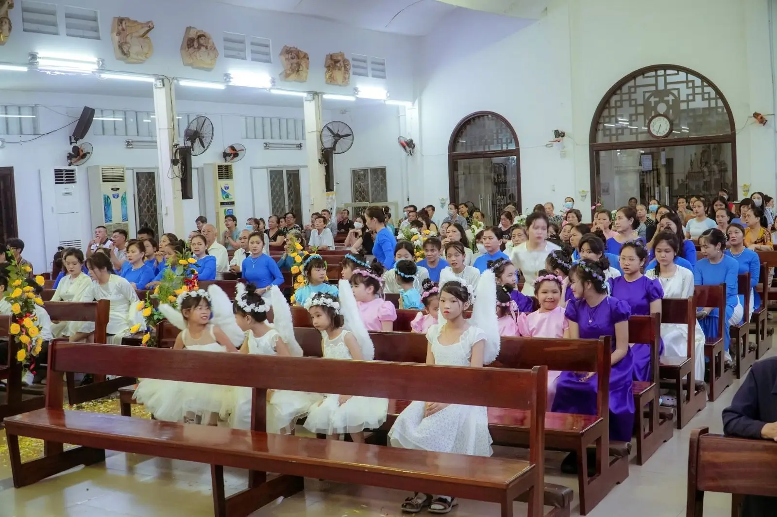 Giã hoa tháng Hoa dâng Mẹ 31.05.2024 tại Giáo xứ Thánh Martino 33 Giã hoa tháng Hoa dâng Mẹ 31.05.2024 tại Giáo xứ Thánh Martino - ảnh 32