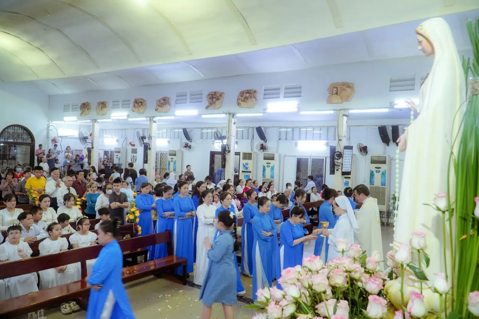 Giã hoa tháng Hoa dâng Mẹ 31.05.2024 tại Giáo xứ Thánh Martino 38 Giã hoa tháng Hoa dâng Mẹ 31.05.2024 tại Giáo xứ Thánh Martino - ảnh 37