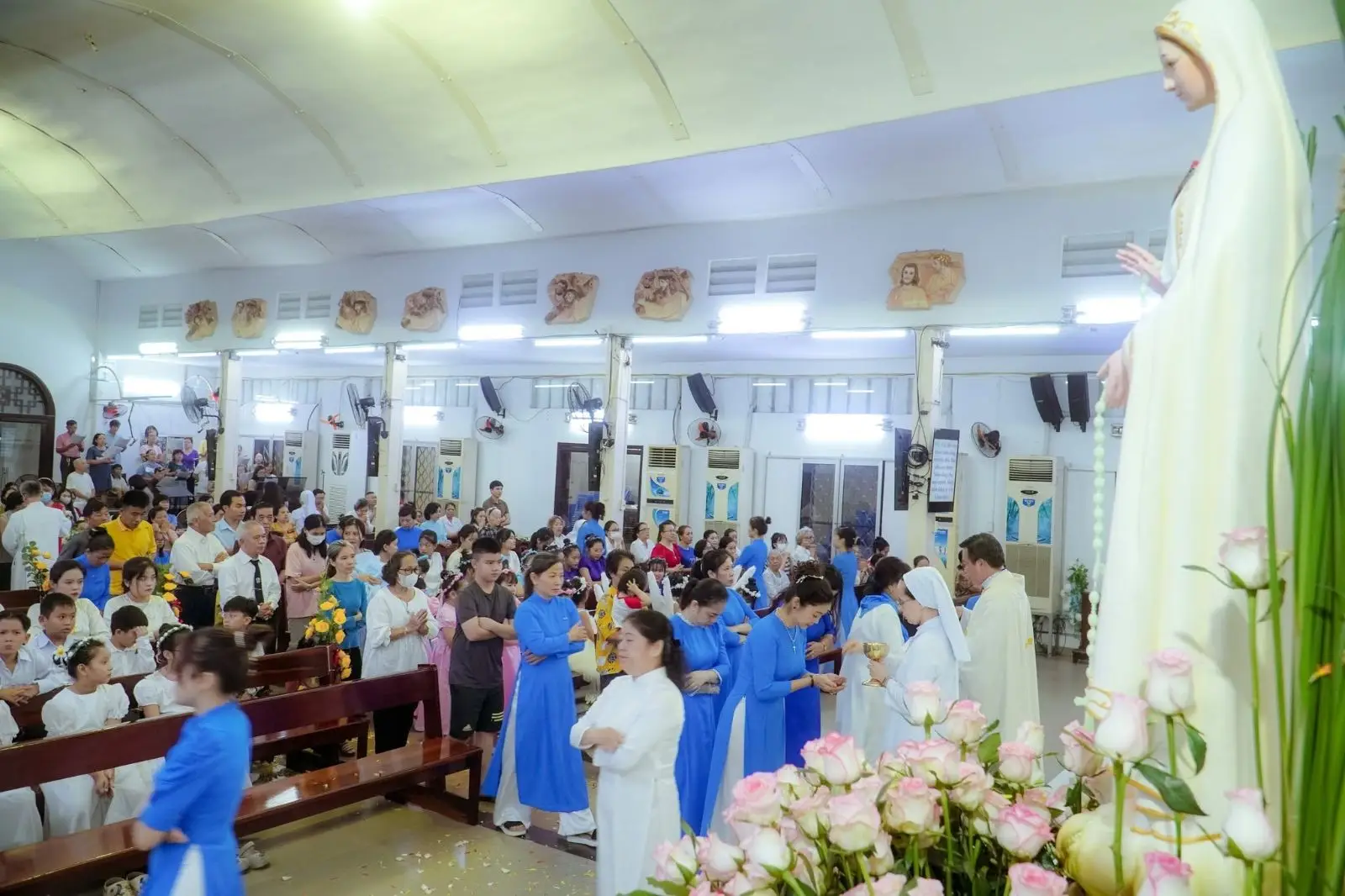 Giã hoa tháng Hoa dâng Mẹ 31.05.2024 tại Giáo xứ Thánh Martino 40 Giã hoa tháng Hoa dâng Mẹ 31.05.2024 tại Giáo xứ Thánh Martino - ảnh 39