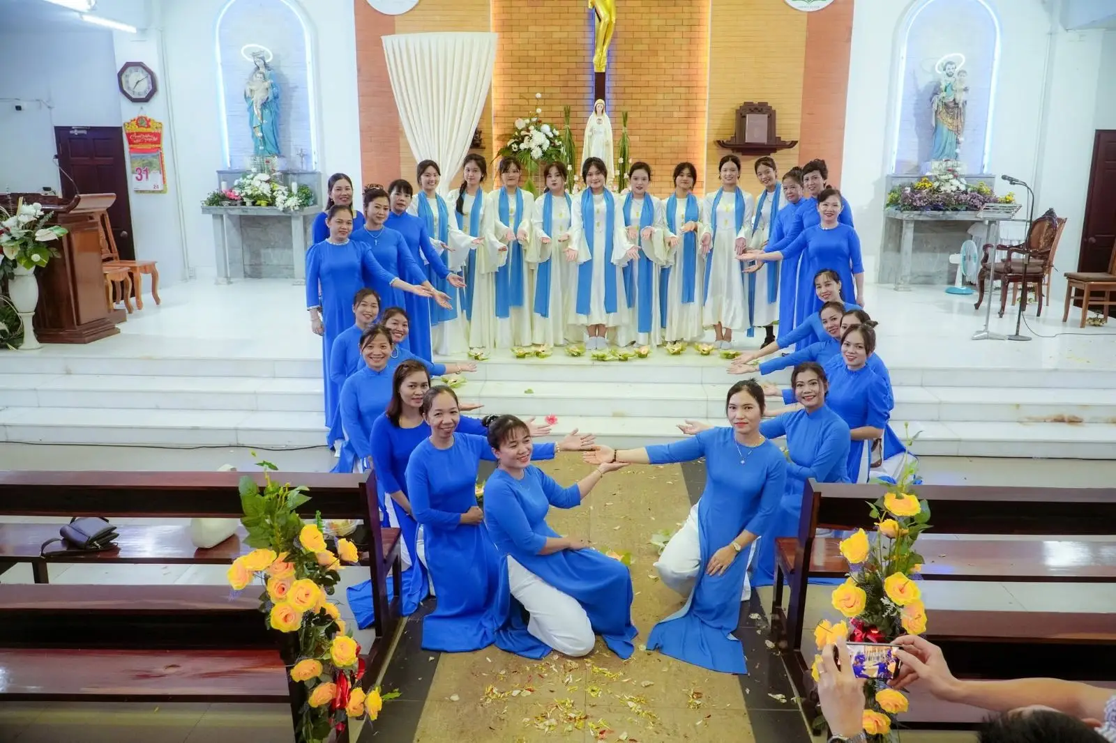 Giã hoa tháng Hoa dâng Mẹ 31.05.2024 tại Giáo xứ Thánh Martino 49 Giã hoa tháng Hoa dâng Mẹ 31.05.2024 tại Giáo xứ Thánh Martino - ảnh 48