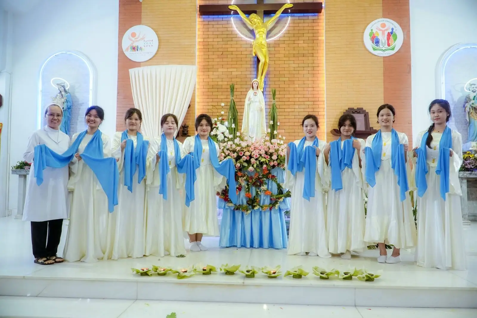 Giã hoa tháng Hoa dâng Mẹ 31.05.2024 tại Giáo xứ Thánh Martino 50 Giã hoa tháng Hoa dâng Mẹ 31.05.2024 tại Giáo xứ Thánh Martino - ảnh 49