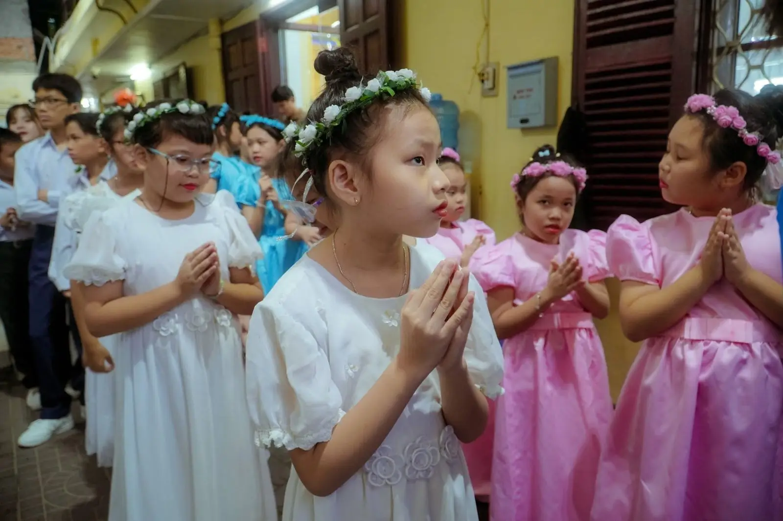 Giã hoa tháng Hoa dâng Mẹ 31.05.2024 tại Giáo xứ Thánh Martino 6 Giã hoa tháng Hoa dâng Mẹ 31.05.2024 tại Giáo xứ Thánh Martino - ảnh 5