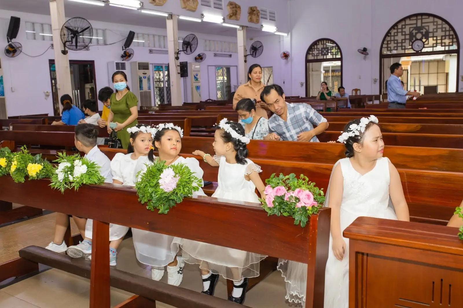 Giáo xứ Thánh Martino rước kiệu Đức Mẹ tháng Hoa - ảnh 1