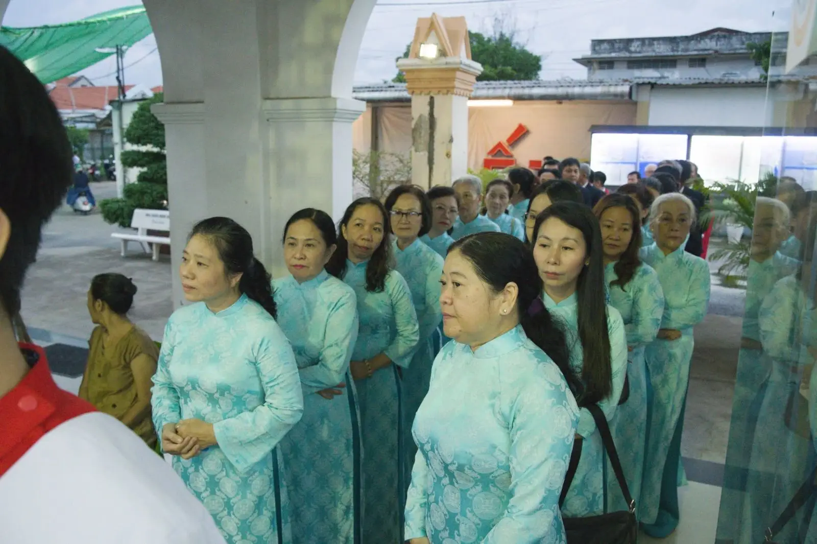 Hai cột trụ đức tin và chiếc chìa khóa của lòng vị tha tại Giáo xứ Thánh Martino 4 Hai cột trụ đức tin và chiếc chìa khóa của lòng vị tha tại Giáo xứ Thánh Martino - ảnh 3