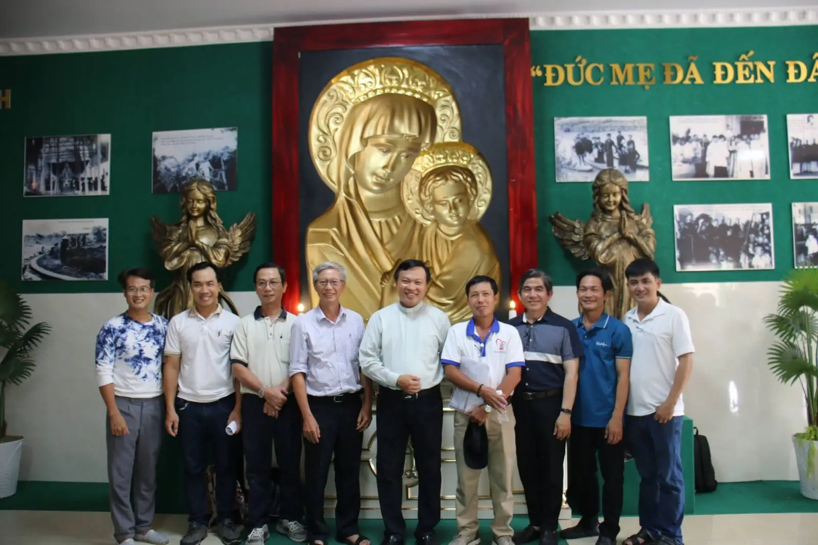 Hành hương Đức Mẹ La Mã Bến Tre: điểm dừng chân đầu tiên của đoàn Giáo xứ Thánh Martino 20 Hành hương Đức Mẹ La Mã Bến Tre: điểm dừng chân đầu tiên của đoàn Giáo xứ Thánh Martino - ảnh 19