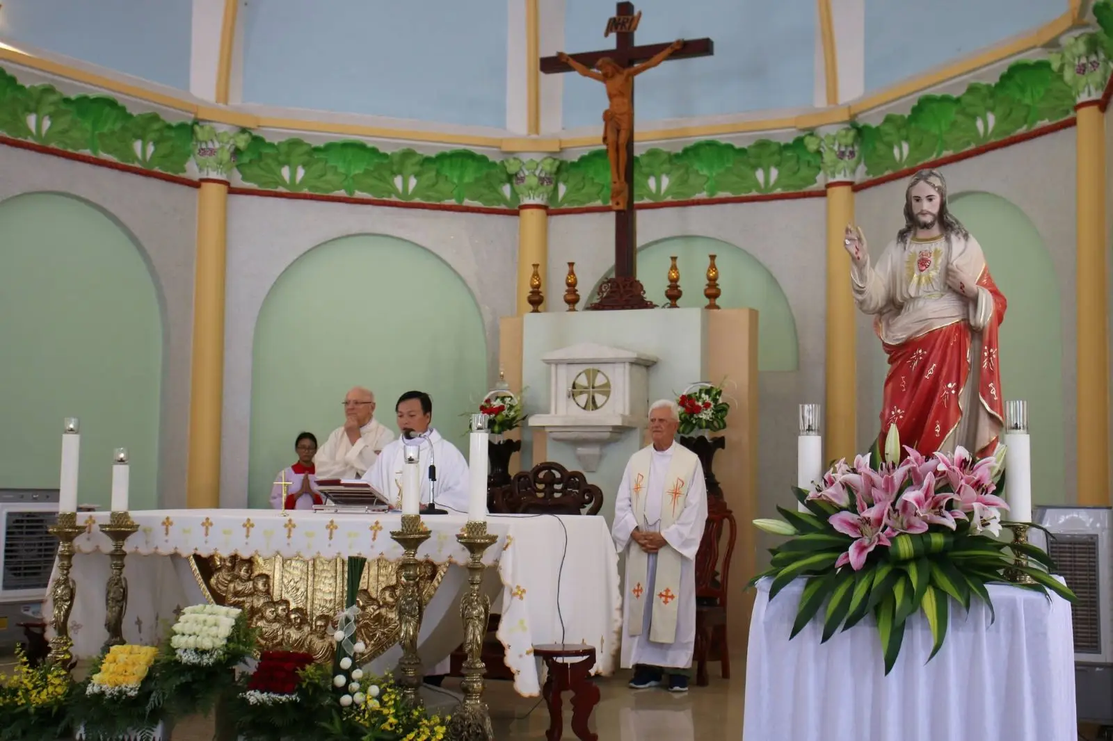 Hành hương Đức Mẹ La Mã Bến Tre: điểm dừng chân đầu tiên của đoàn Giáo xứ Thánh Martino 21 Hành hương Đức Mẹ La Mã Bến Tre: điểm dừng chân đầu tiên của đoàn Giáo xứ Thánh Martino - ảnh 20