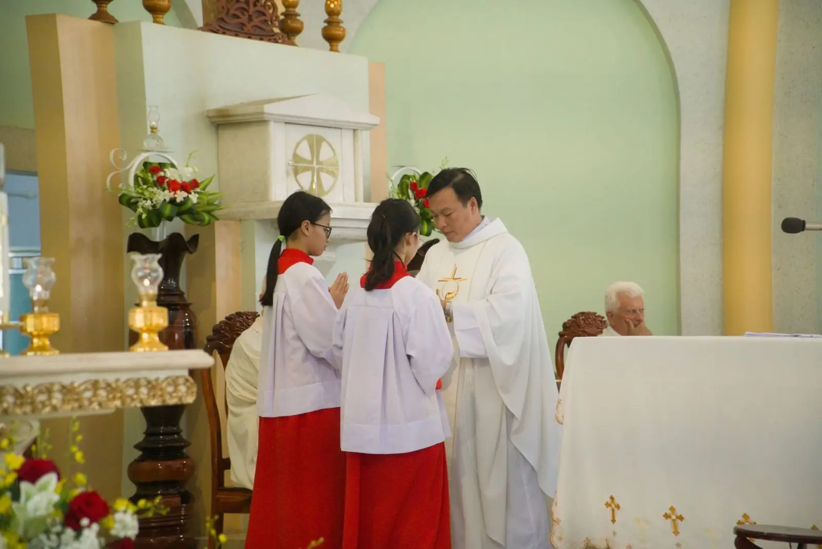 Hành hương Đức Mẹ La Mã Bến Tre: điểm dừng chân đầu tiên của đoàn Giáo xứ Thánh Martino 26 Hành hương Đức Mẹ La Mã Bến Tre: điểm dừng chân đầu tiên của đoàn Giáo xứ Thánh Martino - ảnh 25