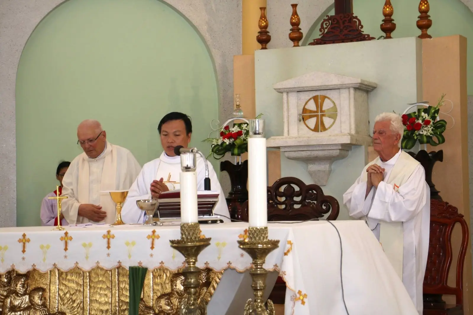 Hành hương Đức Mẹ La Mã Bến Tre: điểm dừng chân đầu tiên của đoàn Giáo xứ Thánh Martino 27 Hành hương Đức Mẹ La Mã Bến Tre: điểm dừng chân đầu tiên của đoàn Giáo xứ Thánh Martino - ảnh 26