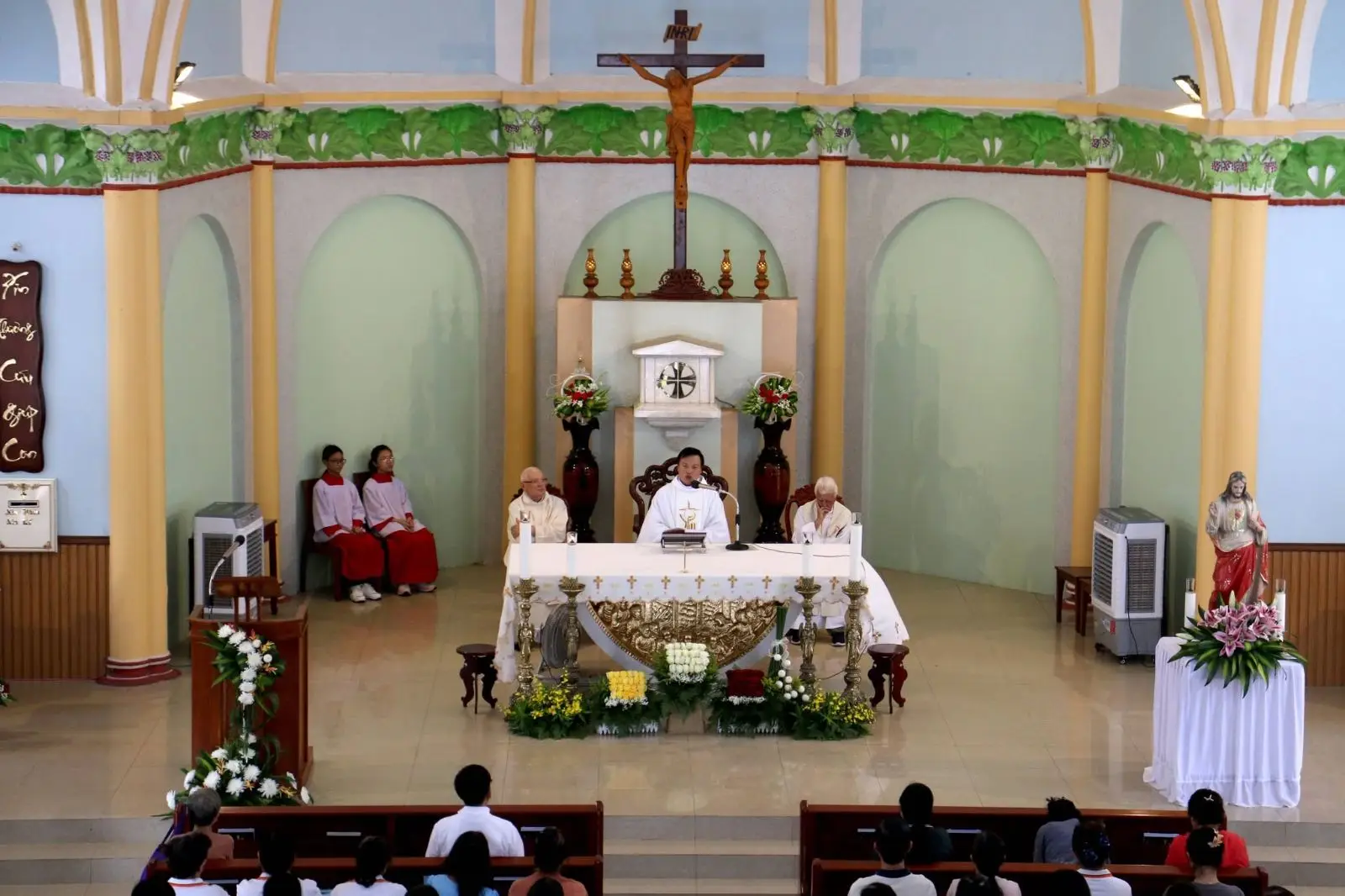 Hành hương Đức Mẹ La Mã Bến Tre: điểm dừng chân đầu tiên của đoàn Giáo xứ Thánh Martino 35 Hành hương Đức Mẹ La Mã Bến Tre: điểm dừng chân đầu tiên của đoàn Giáo xứ Thánh Martino - ảnh 34