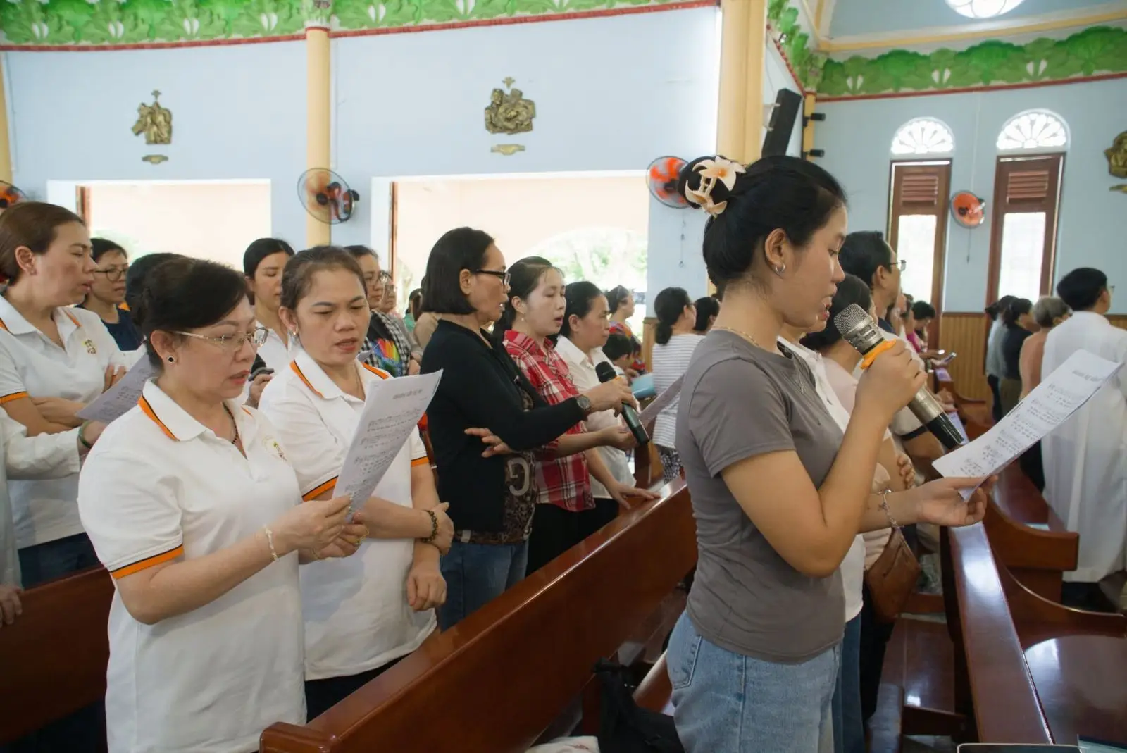 Hành hương Đức Mẹ La Mã Bến Tre: điểm dừng chân đầu tiên của đoàn Giáo xứ Thánh Martino 38 Hành hương Đức Mẹ La Mã Bến Tre: điểm dừng chân đầu tiên của đoàn Giáo xứ Thánh Martino - ảnh 37